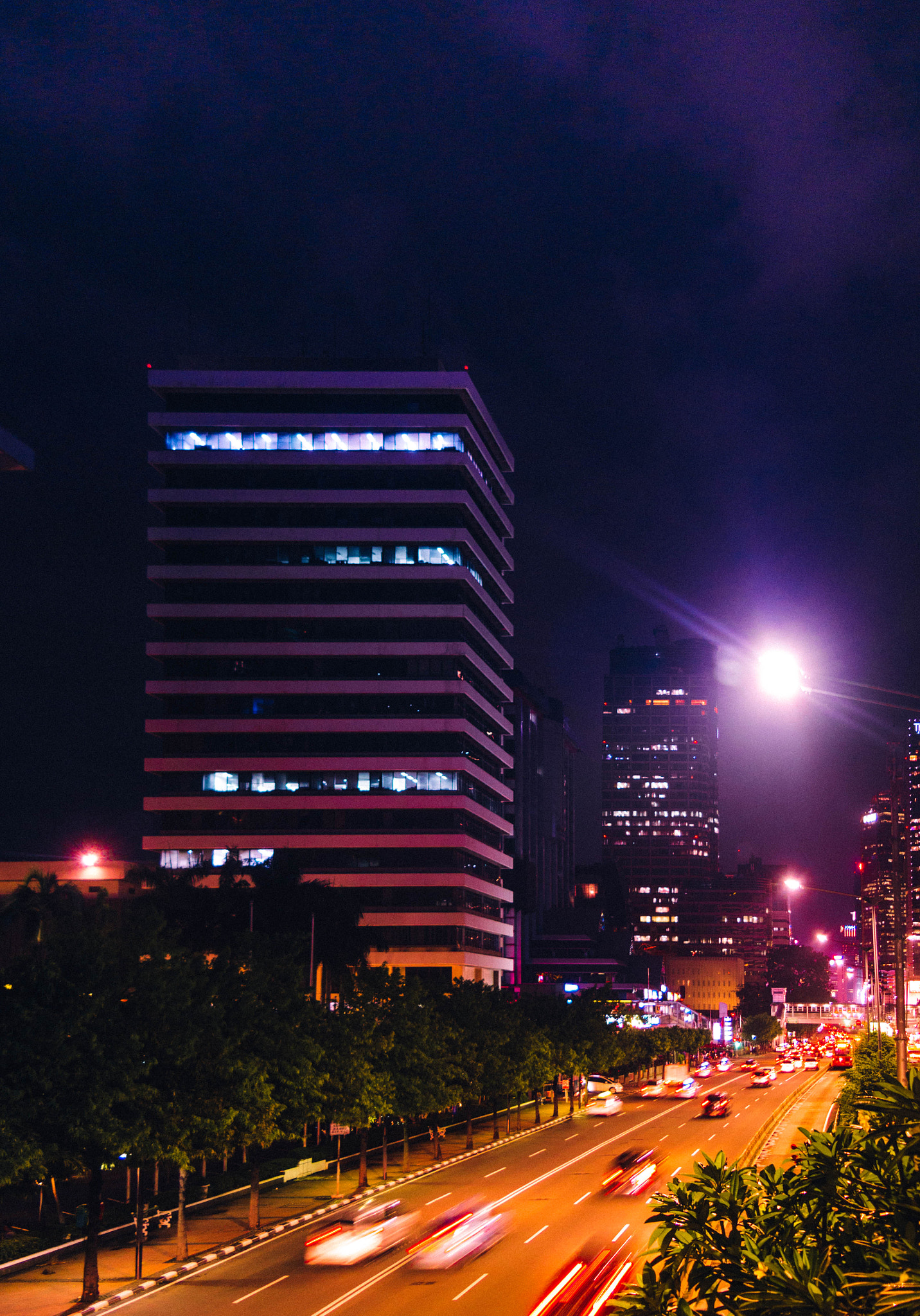 Samsung NX300 + Samsung NX 18-55mm F3.5-5.6 OIS sample photo. Night at jakarta photography