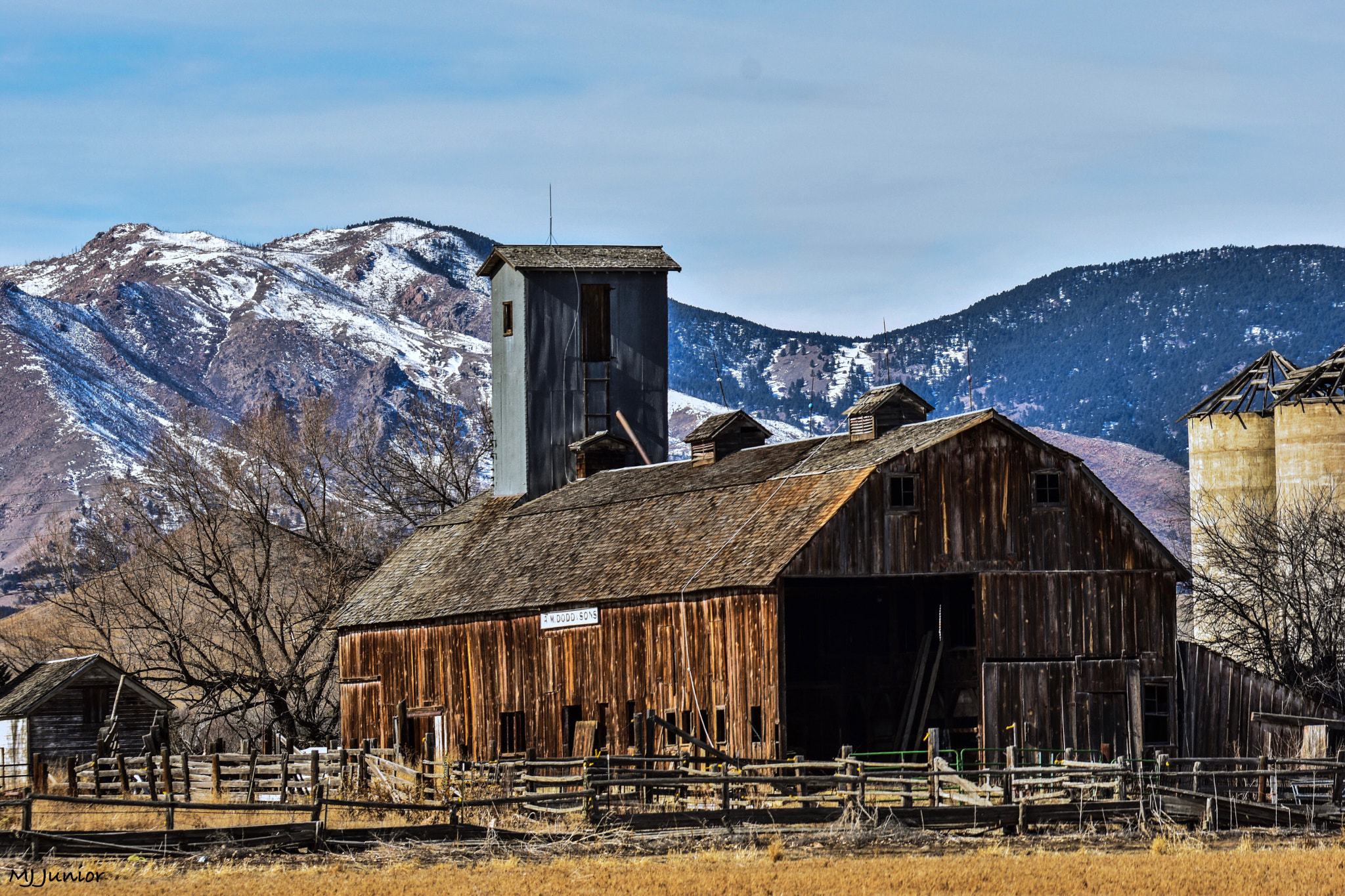Tamron SP 150-600mm F5-6.3 Di VC USD sample photo. Barn wood photography