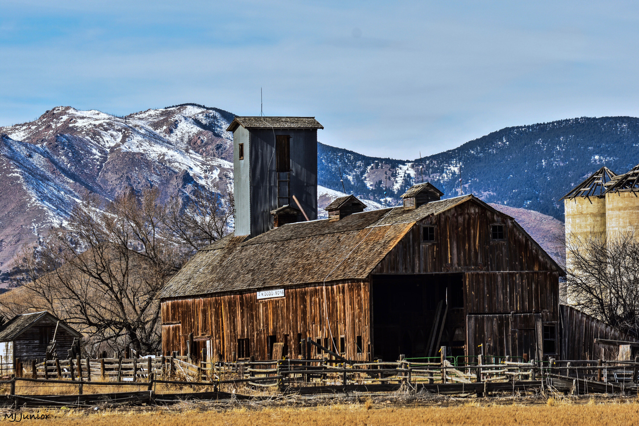 Nikon D7200 + Tamron SP 150-600mm F5-6.3 Di VC USD sample photo. Barn wood photography