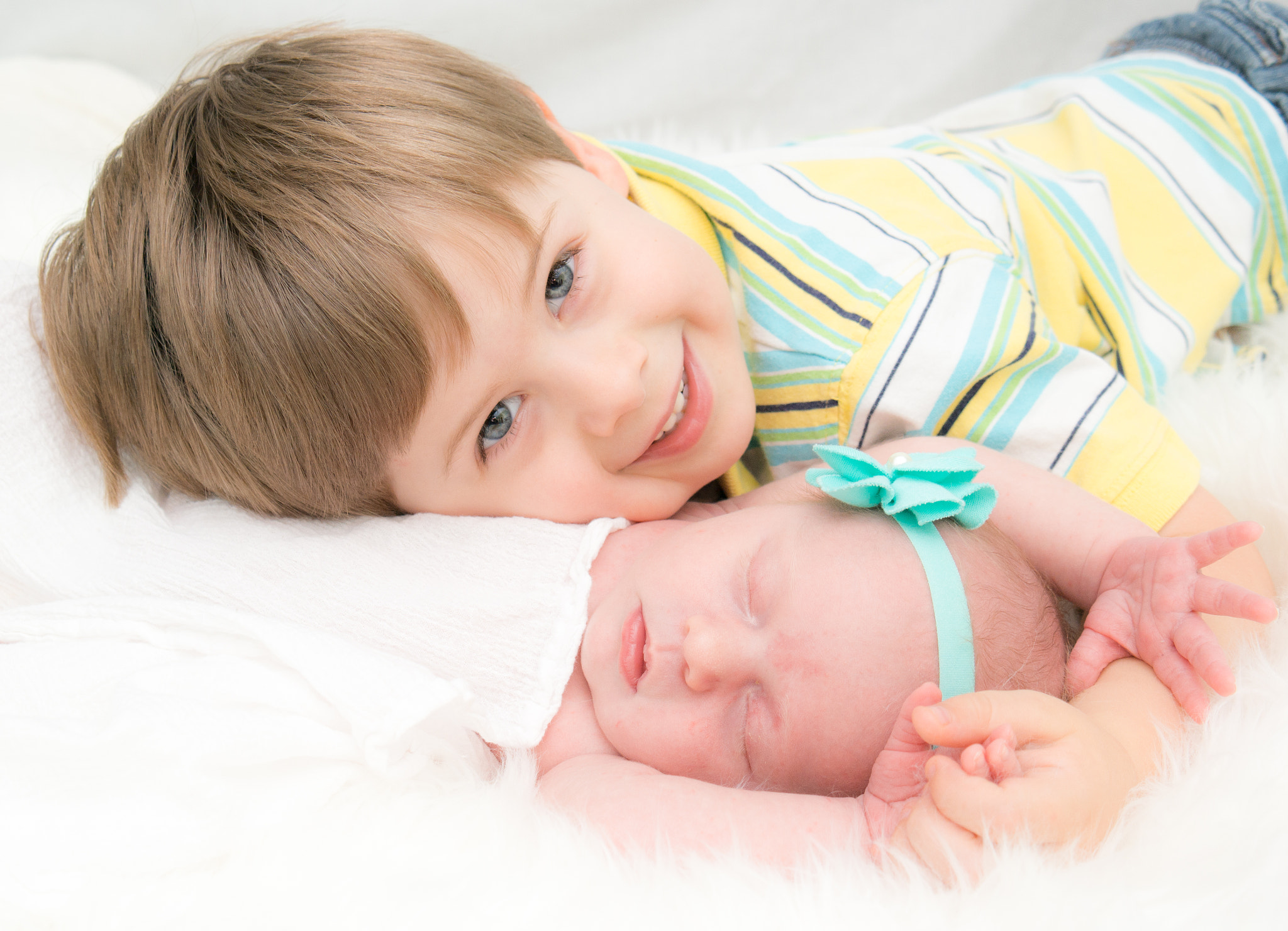 Samsung NX300 + Samsung NX 18-55mm F3.5-5.6 OIS sample photo. New sister photography