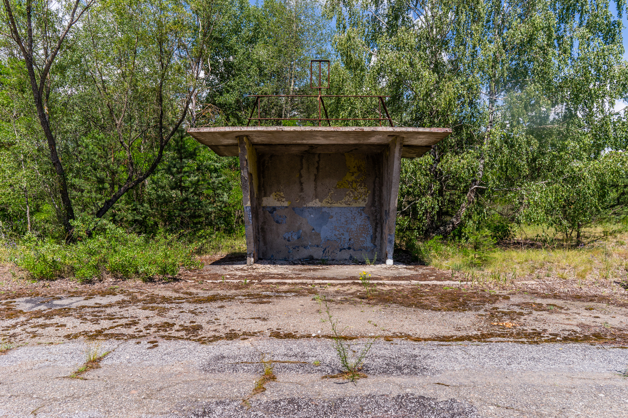 Sony a7 II + ZEISS Batis 25mm F2 sample photo. No bus today photography