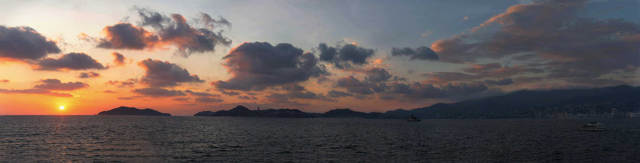Nikon D800 + Sigma 50mm F1.4 EX DG HSM sample photo. Sunset in acapulco photography