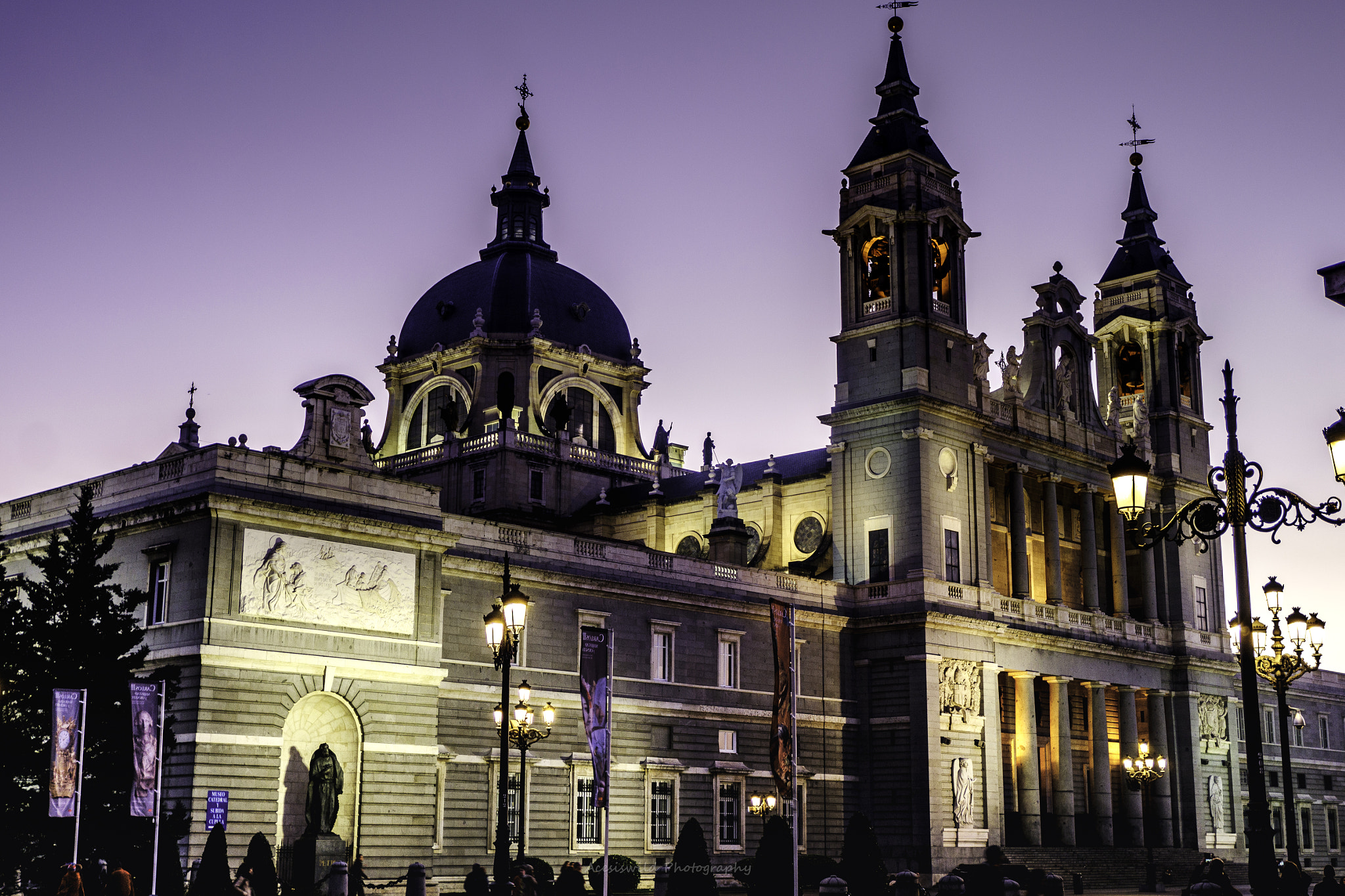 Fujifilm X-A1 sample photo. Sunset on cripta de la catedral photography