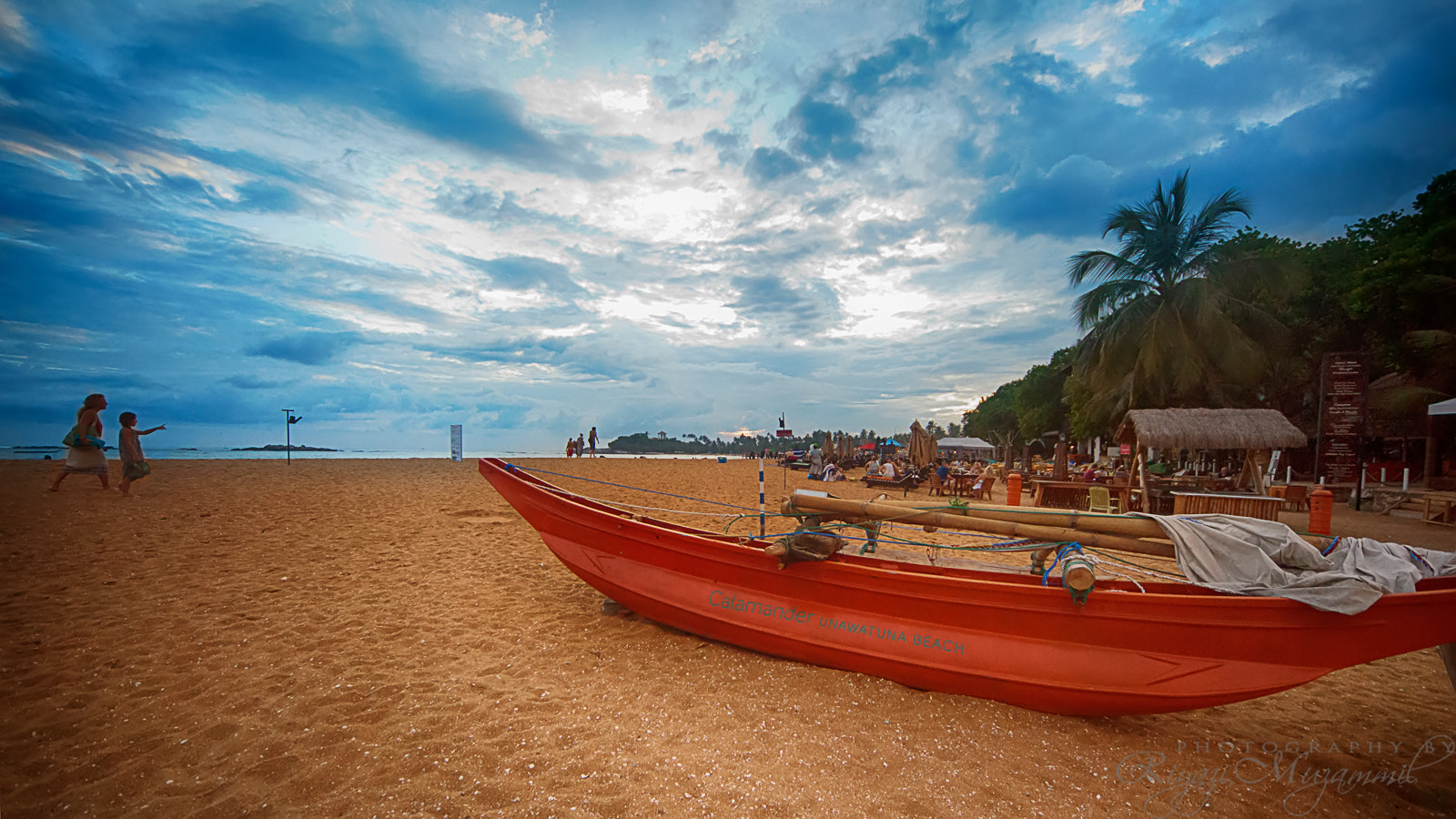 Canon EOS 5D Mark II sample photo. Boat by the beach photography