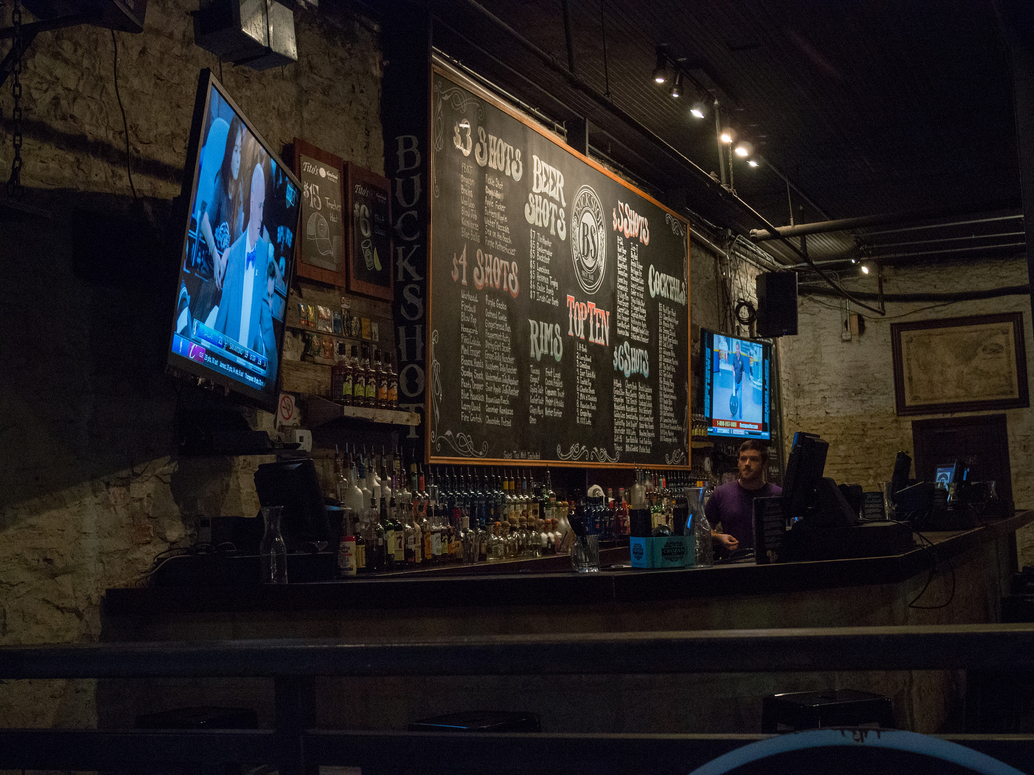 Olympus OM-D E-M10 II + Olympus M.Zuiko Digital 25mm F1.8 sample photo. Austin sunday night test photography