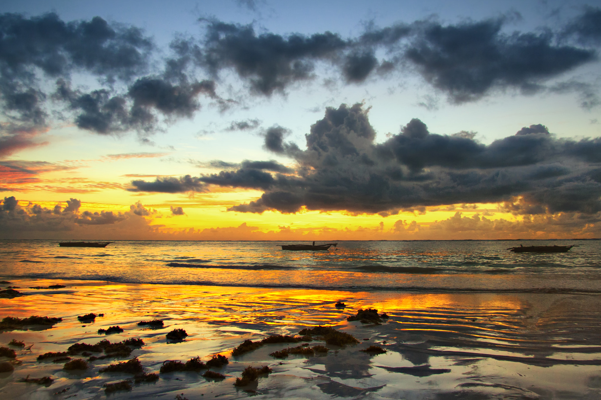 Canon EF-S 17-85mm F4-5.6 IS USM sample photo. Zanzibar dawn photography