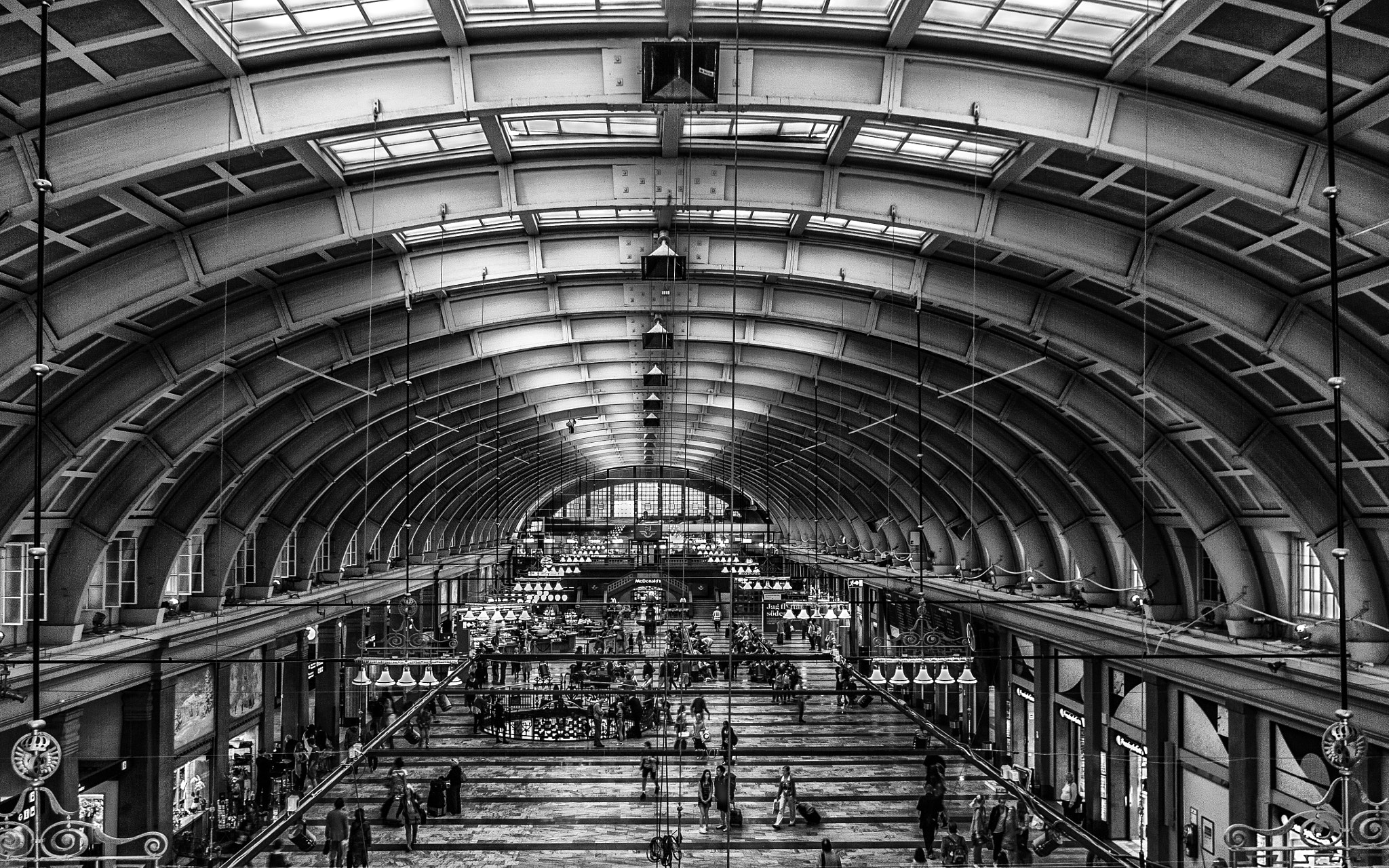 Pentax smc DA 18-55mm F3.5-5.6 AL WR sample photo. Stockholm central station photography