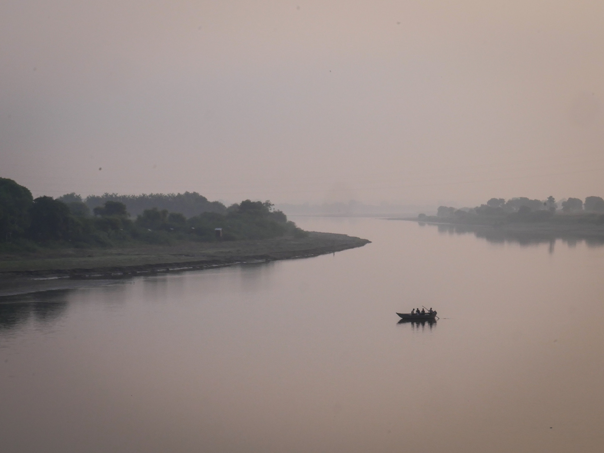 Panasonic Lumix DMC-G7 sample photo. Sunrise river & boat, agra. photography