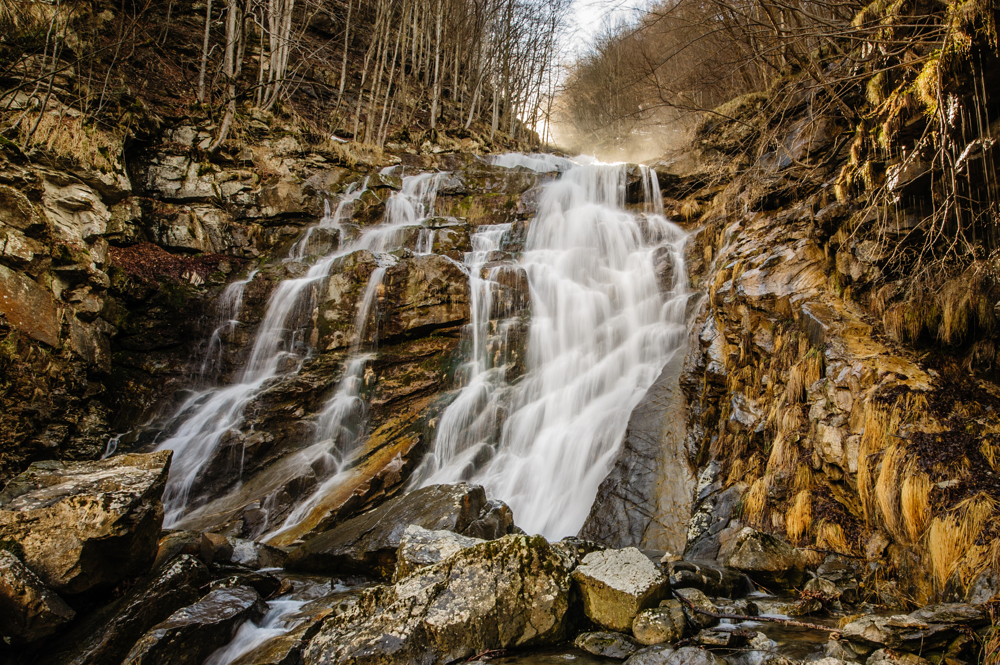 Nikon D700 + Sigma 12-24mm F4.5-5.6 II DG HSM sample photo. Arroscia waterfall photography