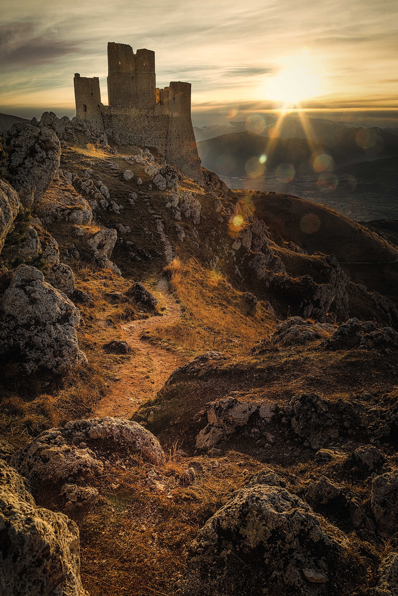 Sony a7R + Canon EF 24-105mm F4L IS USM sample photo. Sunrise in rocca calascio photography