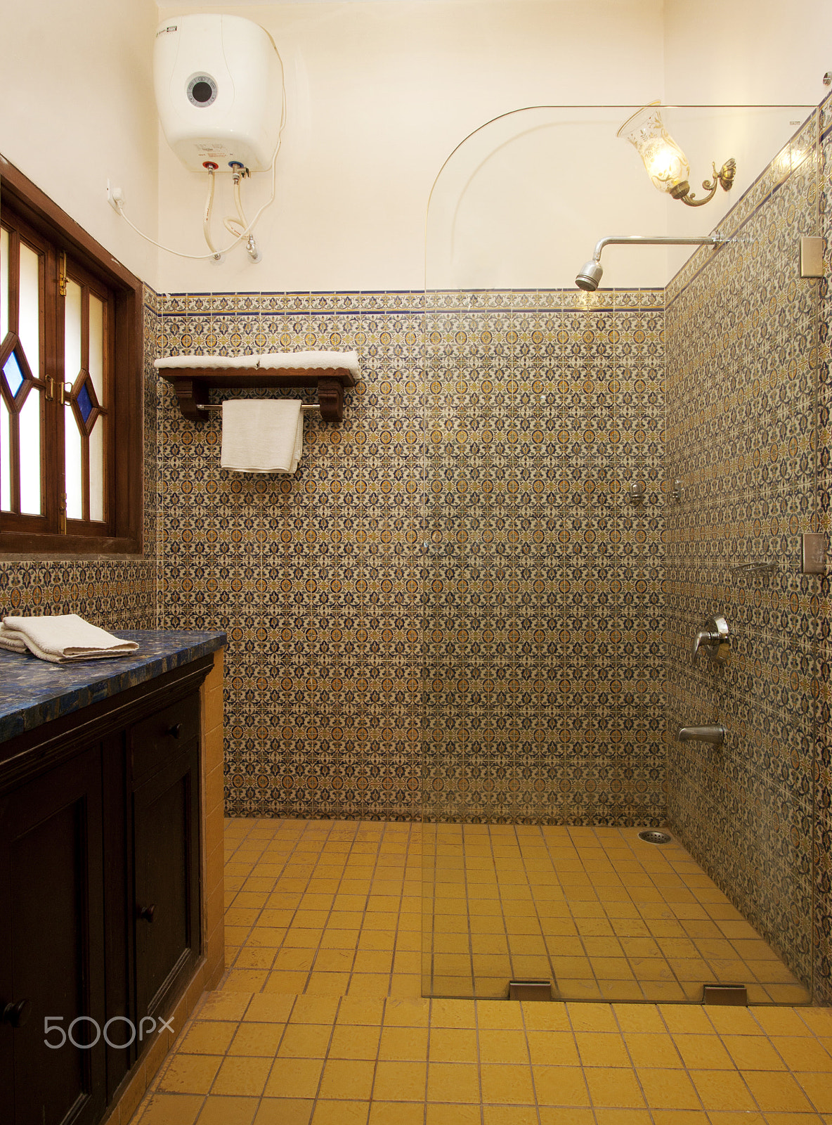 Canon EF-S 10-22mm F3.5-4.5 USM sample photo. Bathroom photography
