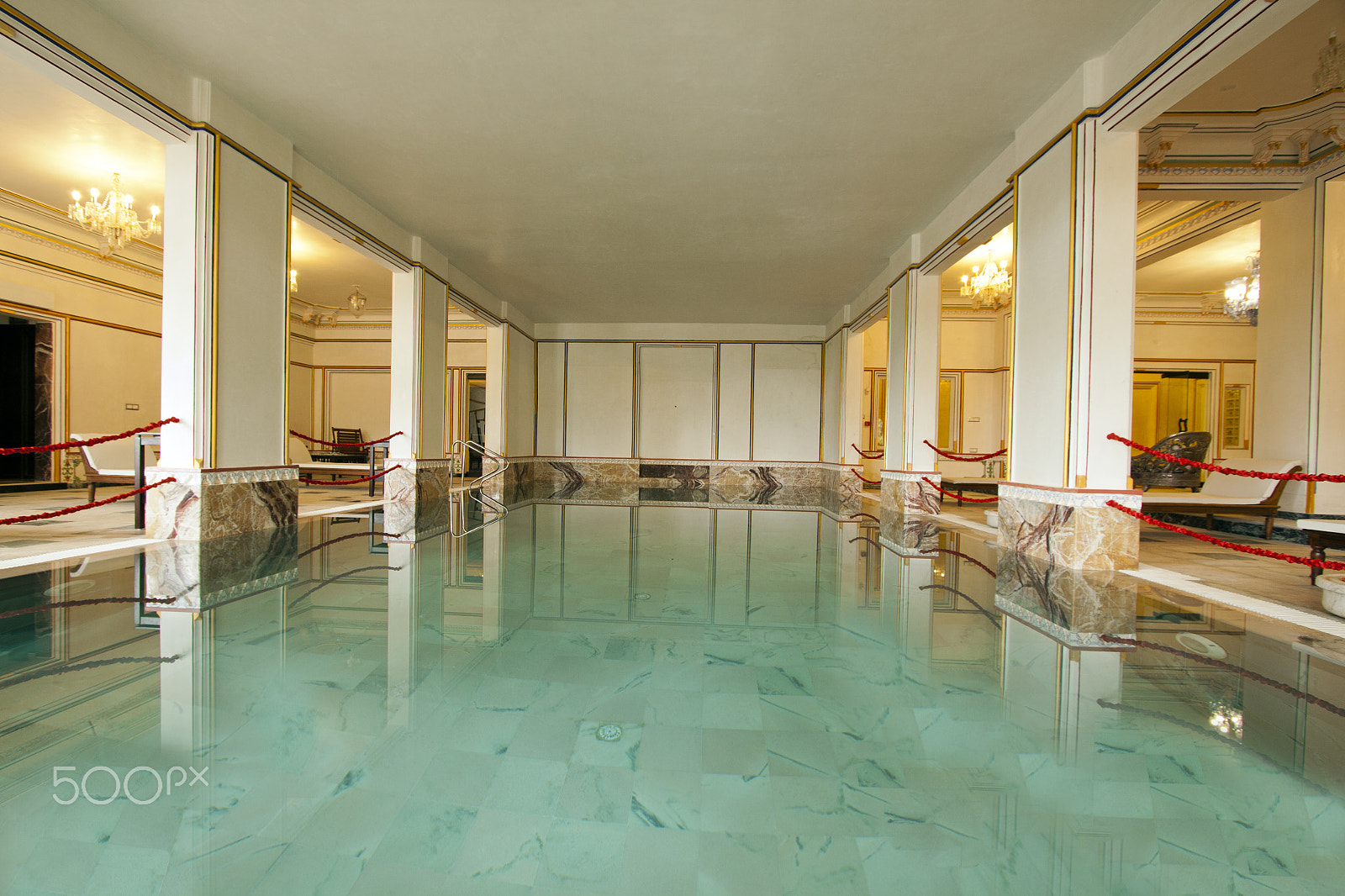 Canon EF-S 10-22mm F3.5-4.5 USM sample photo. Indoor swimming pool photography