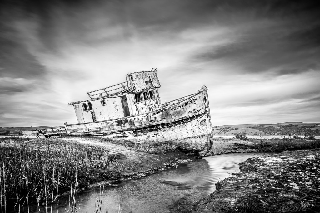 Fujifilm X-T10 + Fujifilm XF 14mm F2.8 R sample photo. Point reyes shipwreck black & white photography