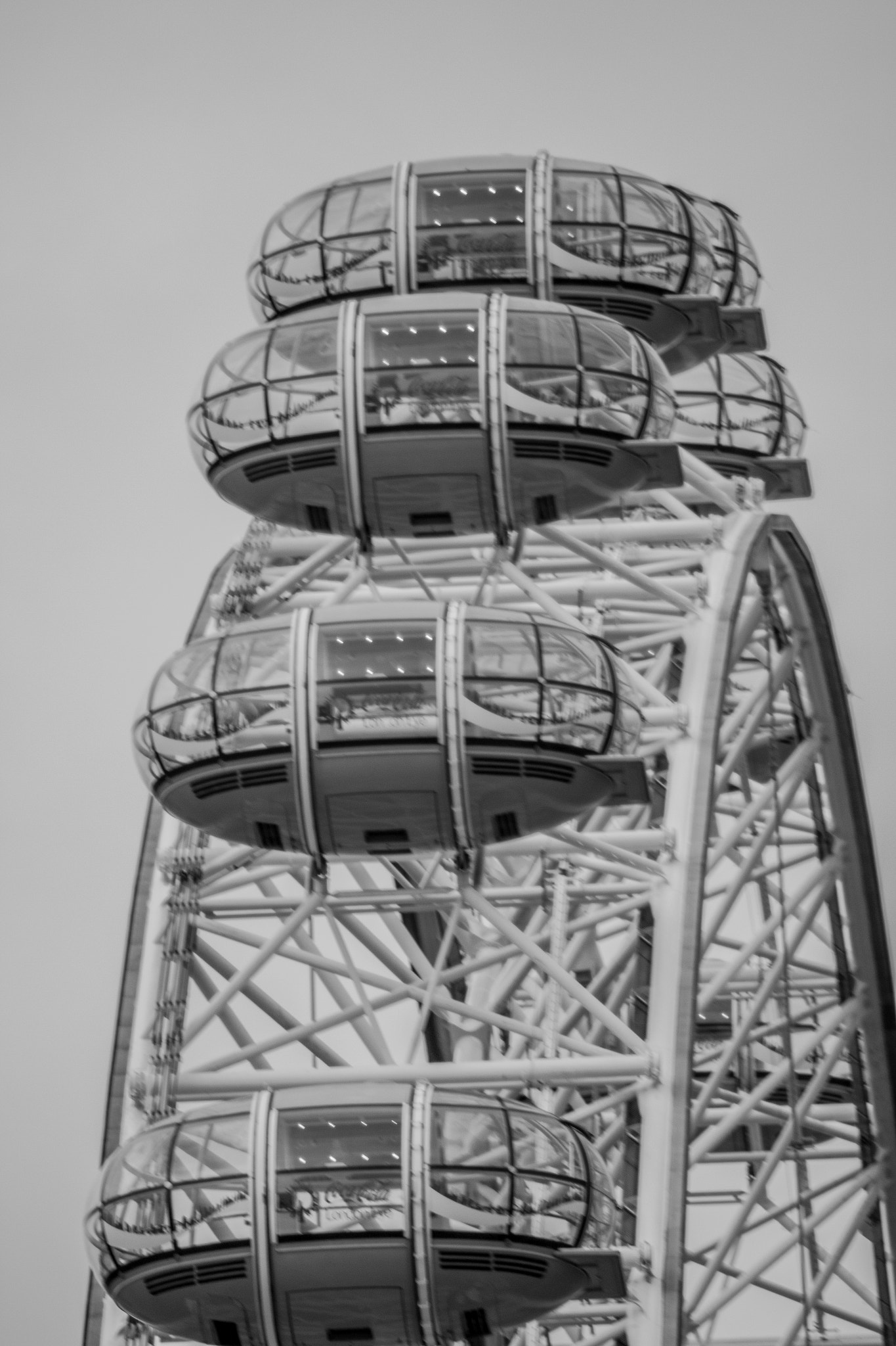 Canon EOS 100D (EOS Rebel SL1 / EOS Kiss X7) sample photo. The all seeing london eye photography