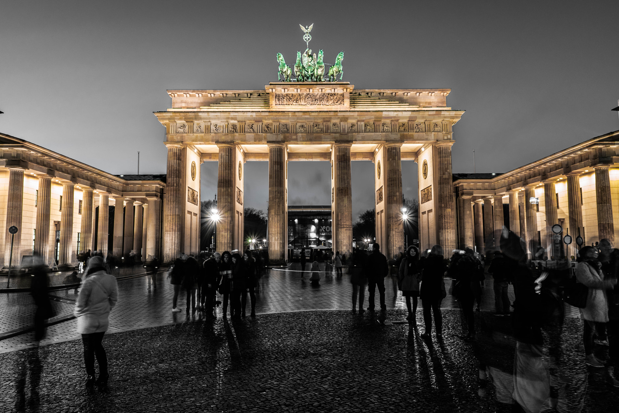 Sigma 17-70mm F2.8-4 DC Macro OS HSM | C sample photo. Brandenburger tor photography