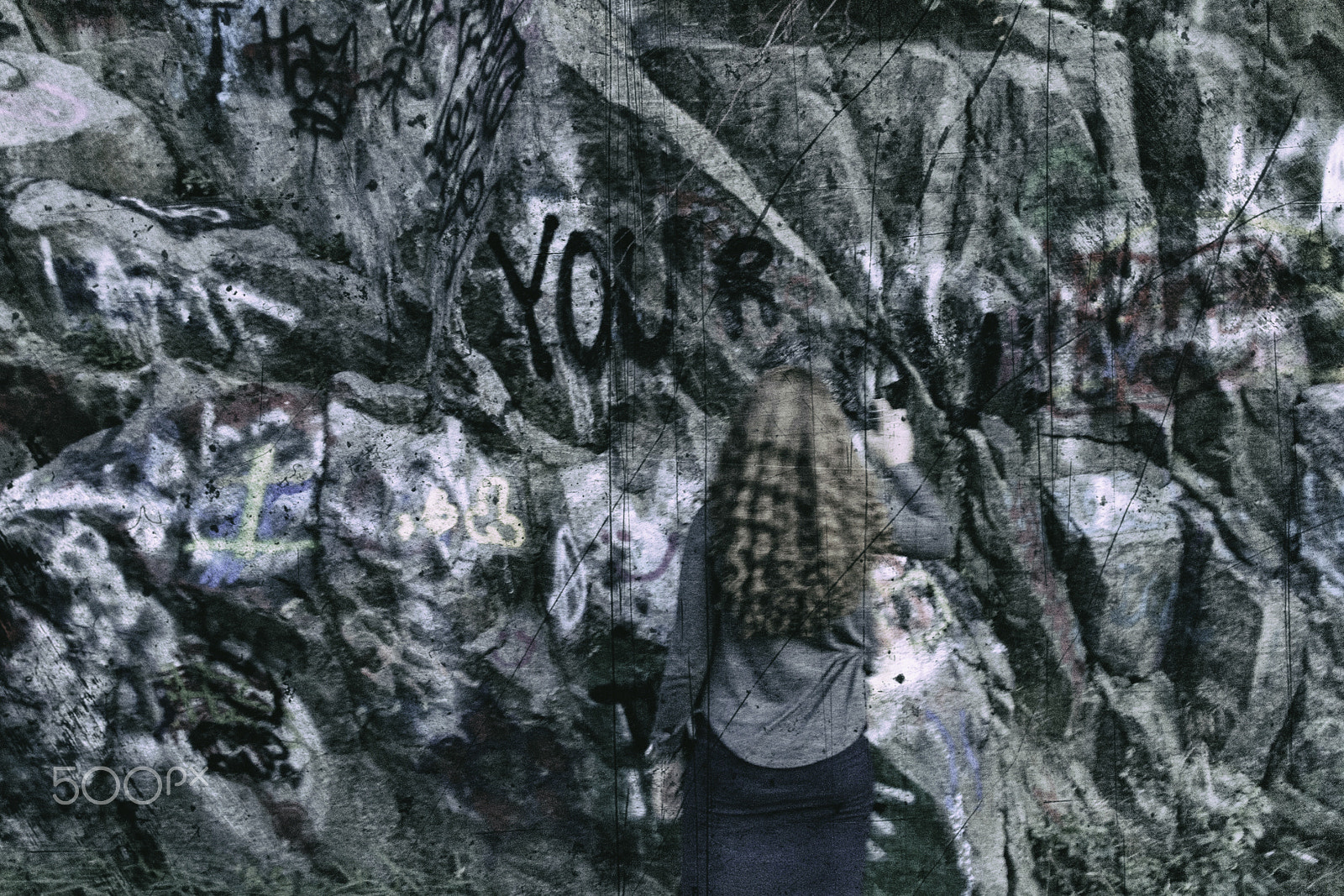 Sigma 18-200mm f/3.5-6.3 DC OS sample photo. Graffiti girl photography