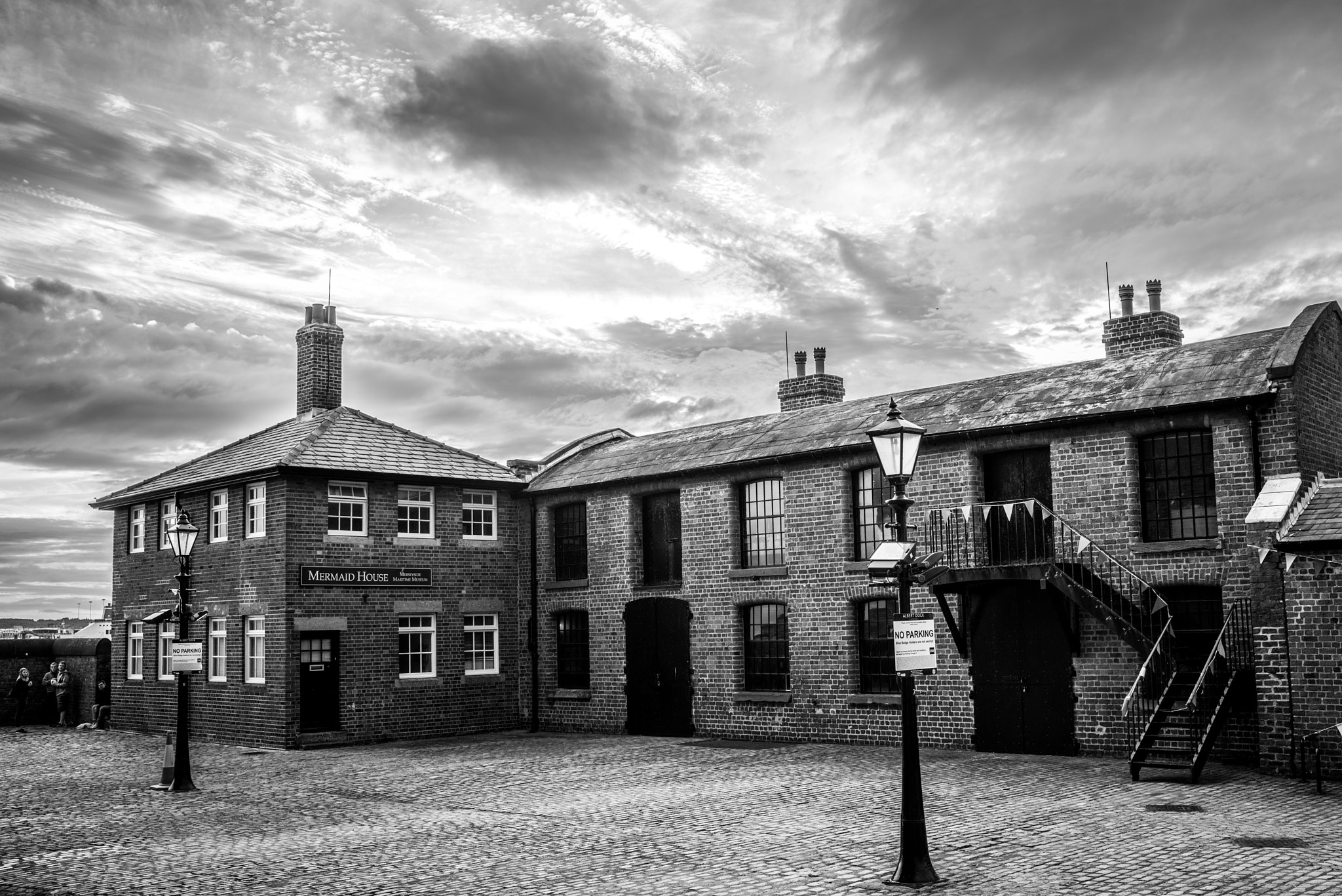 Nikon AF-S Nikkor 35mm F1.4G sample photo. Liverpool history photography