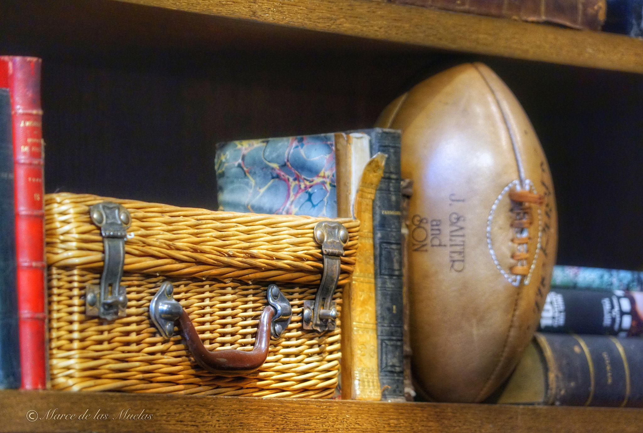 Sony a7R + Sony FE 24-240mm F3.5-6.3 OSS sample photo. ...vintage... photography