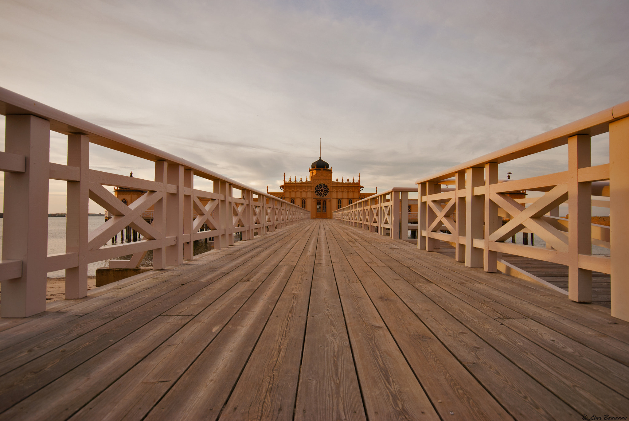 Sigma 10-20mm F4-5.6 EX DC HSM sample photo. Restaurant vaberg photography