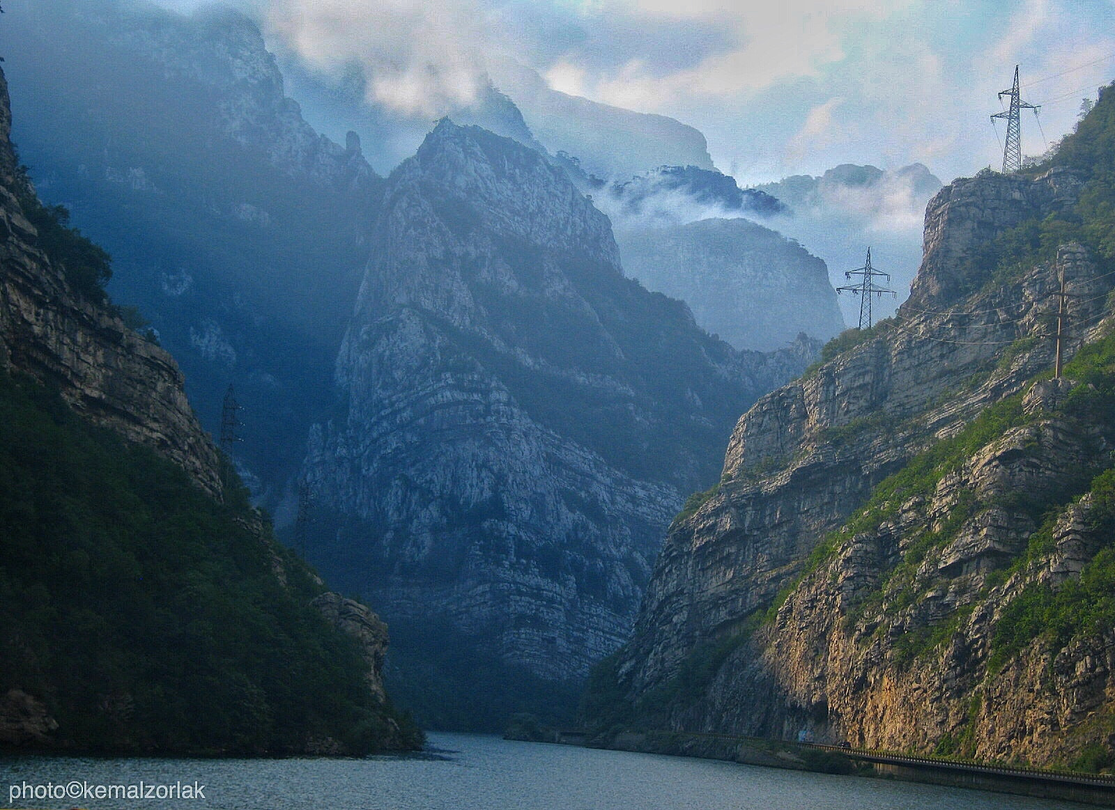 Canon PowerShot A480 sample photo. Beautiful canyon of river neretva photography