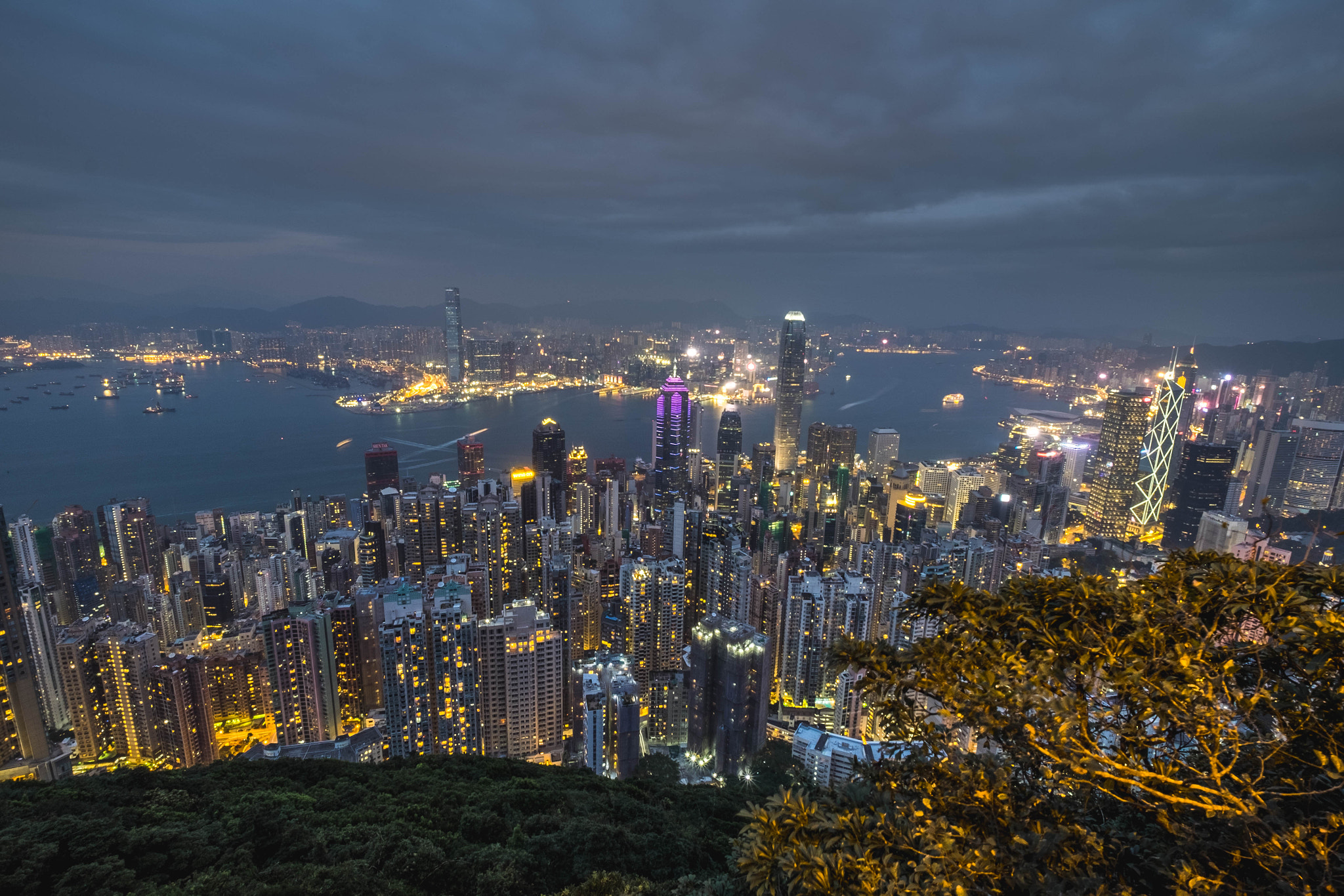 Fujifilm X-T10 + Fujifilm XF 10-24mm F4 R OIS sample photo. Hong kong night veiw photography