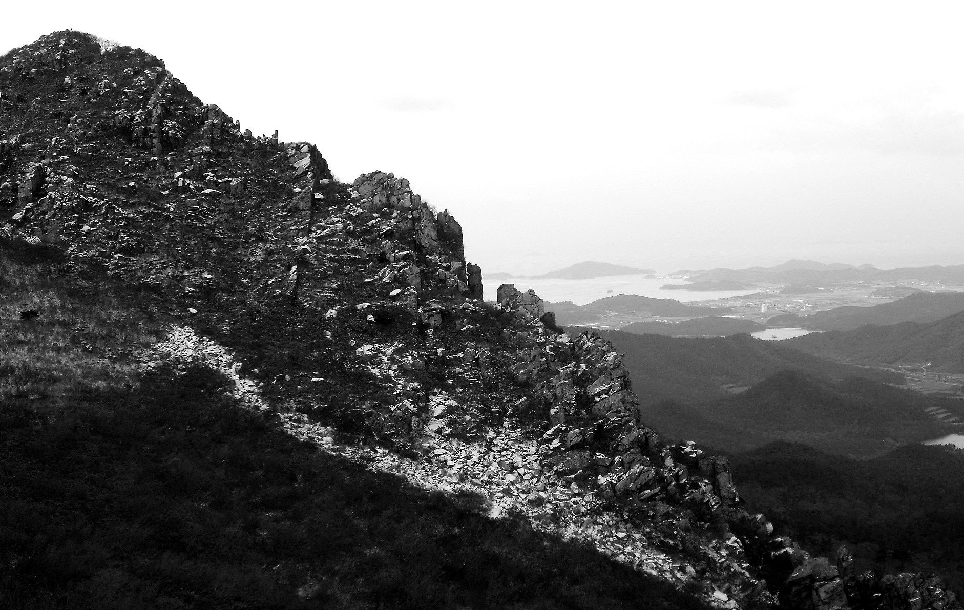 Fujifilm FinePix J110W sample photo. Rocky ridge photography