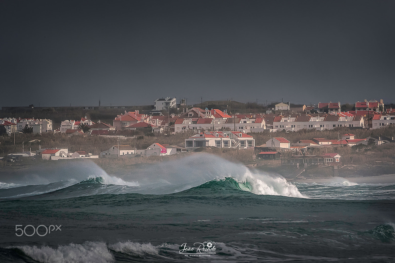 Canon EF 70-200mm F2.8L IS II USM sample photo. The waves in the bay of peniche photography