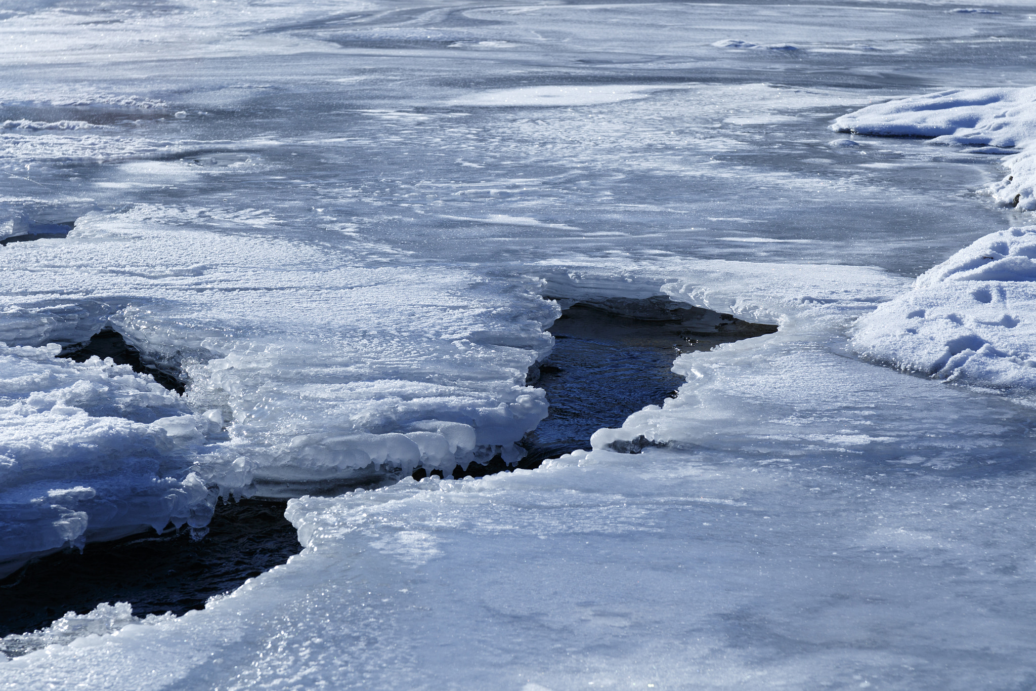 Sigma 17-70mm F2.8-4 DC Macro OS HSM sample photo. Ice-river photography