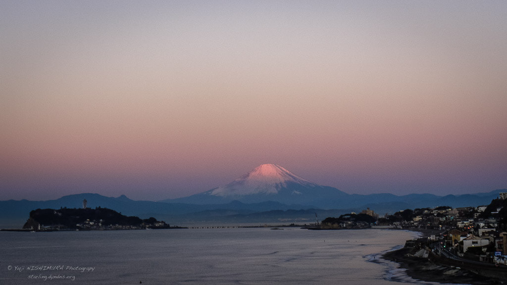Panasonic Lumix DMC-G1 sample photo. Enoshima and fuji photography