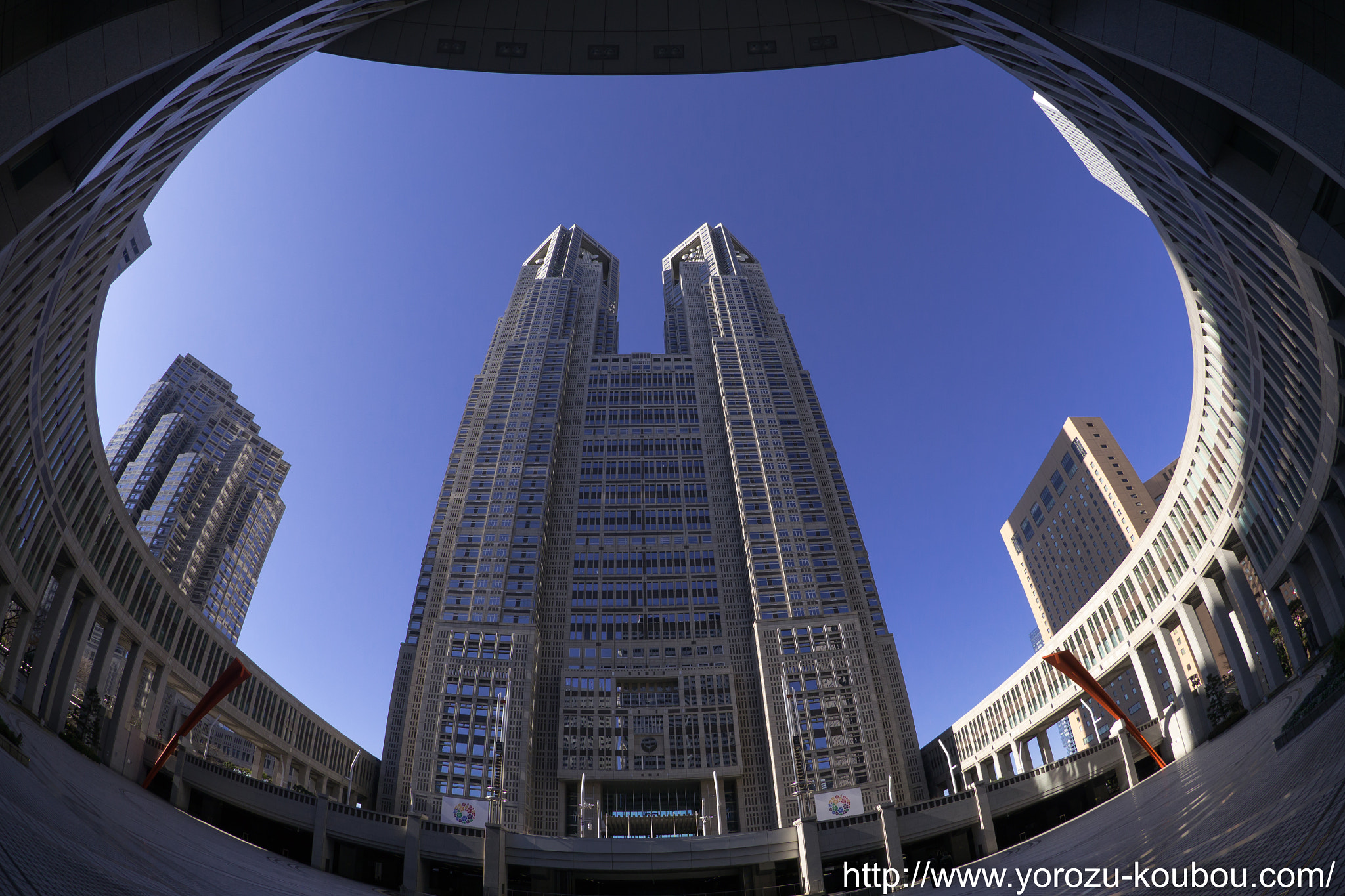 Panasonic Lumix DMC-GH2 + LUMIX G FISHEYE 8/F3.5 sample photo. Fisheye shinjuku photography