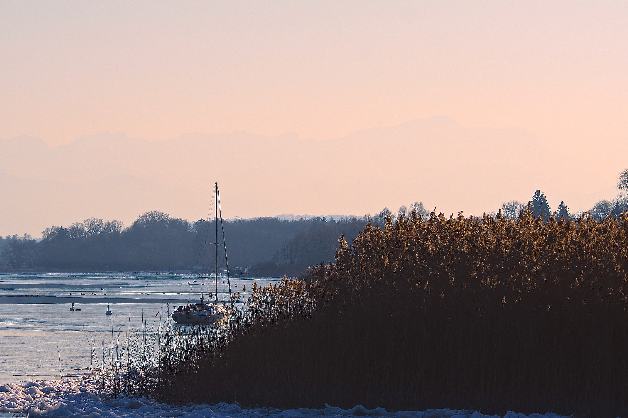 Olympus OM-D E-M5 II sample photo. Ammersee lake photography
