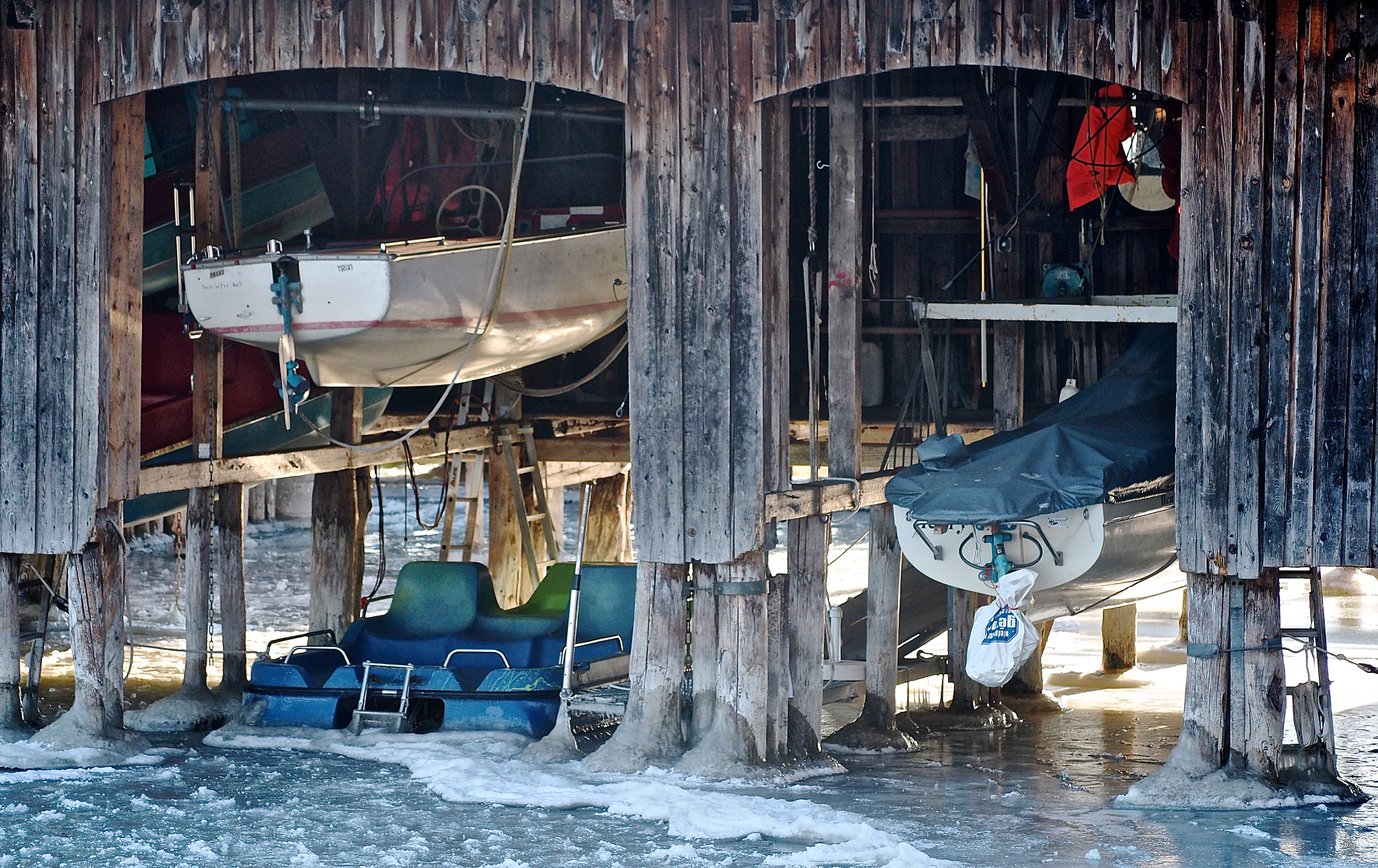Olympus OM-D E-M5 II sample photo. Frozen boat storage photography