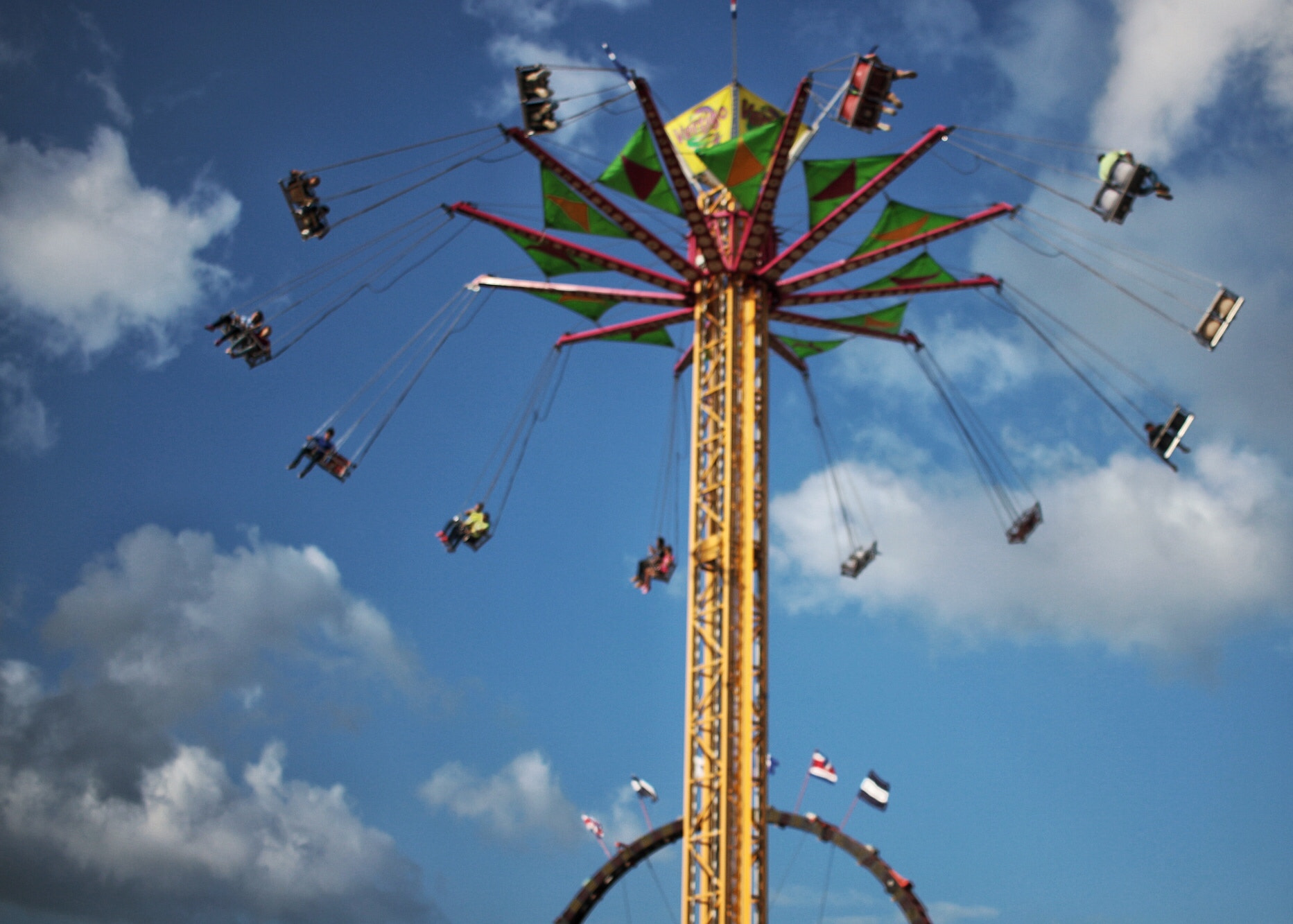 Canon EOS M10 sample photo. Carousel photography
