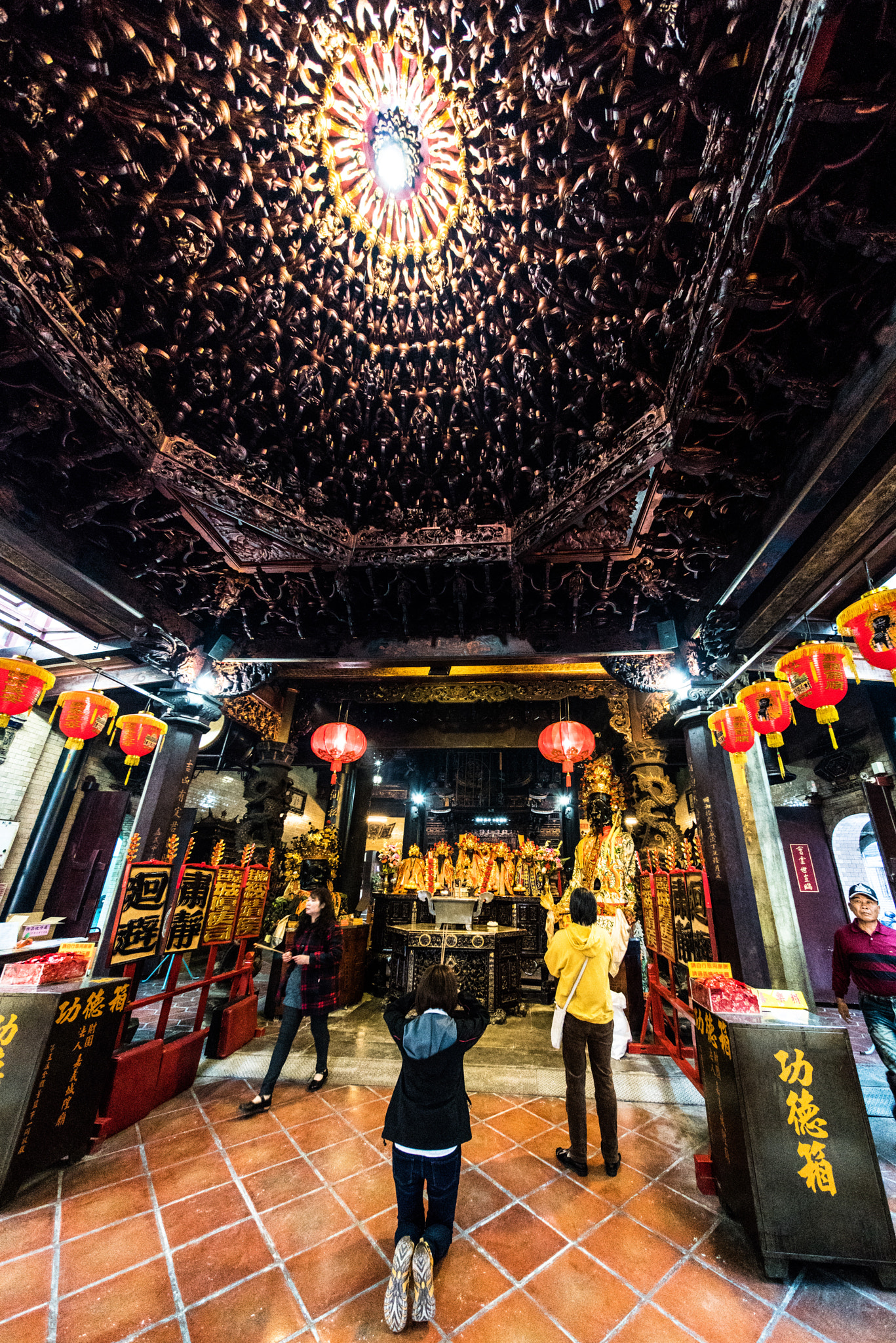 Voigtlander HELIAR-HYPER WIDE 10mm F5.6 sample photo. It is a custom that people go to the temple to pra ... photography