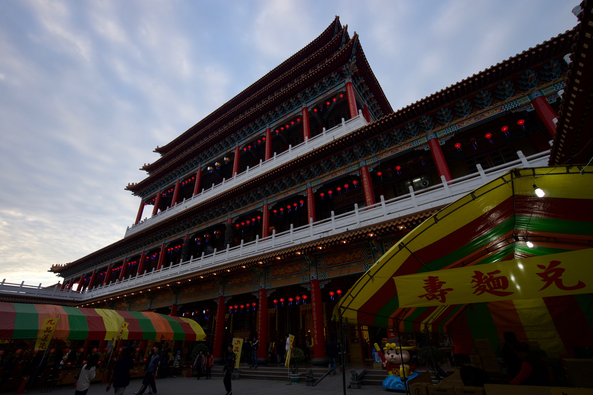 Sony a7 + Sony Vario-Tessar T* FE 16-35mm F4 ZA OSS sample photo. Luermen matsu temple photography