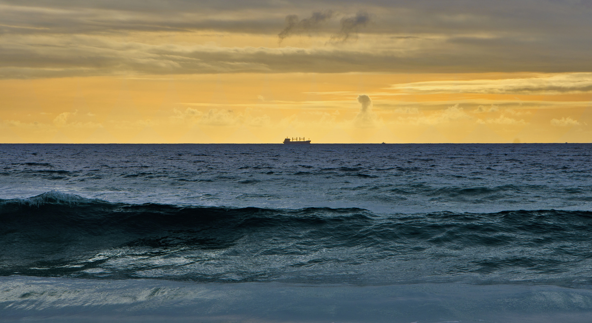 Nikon D5100 + Sigma 18-250mm F3.5-6.3 DC OS HSM sample photo. Ship on the sunset photography