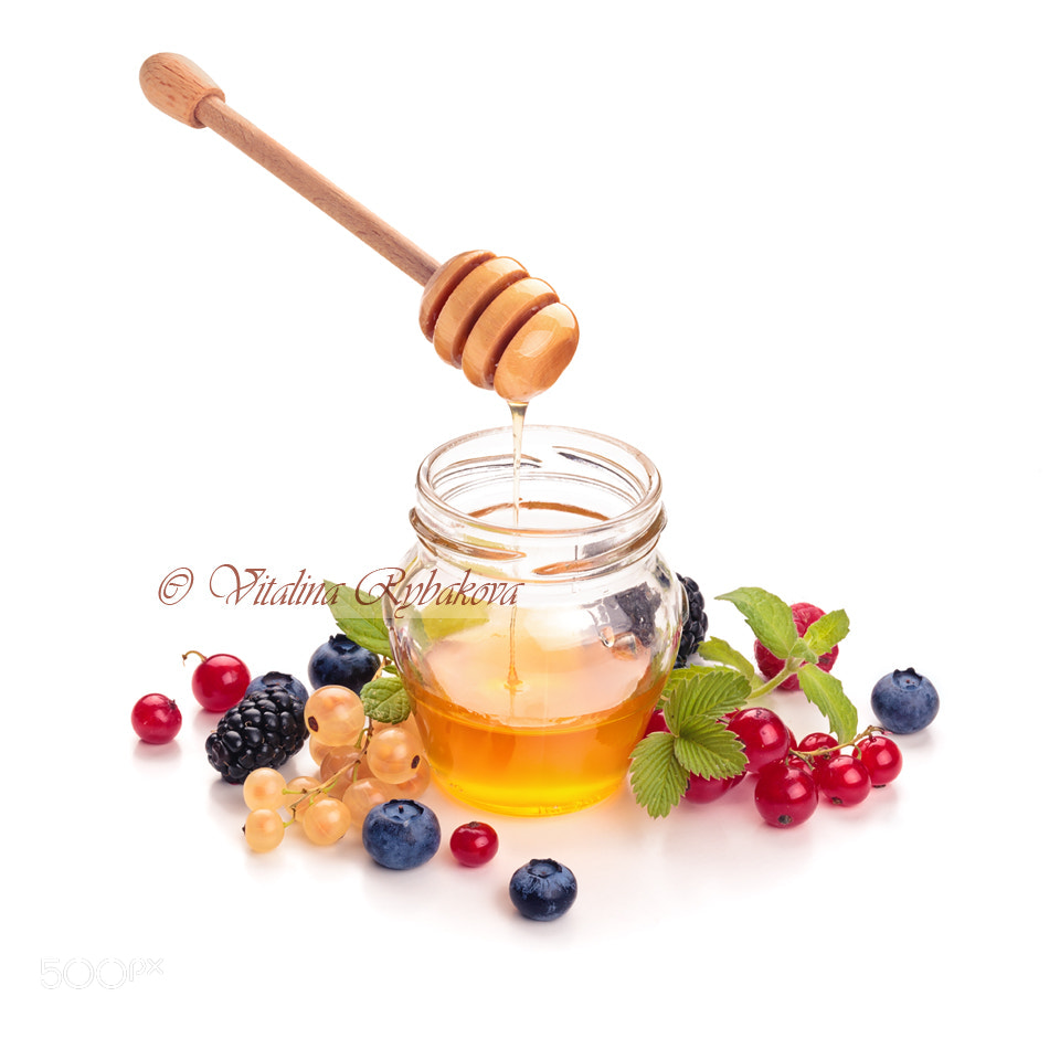 Canon EOS 5D Mark II sample photo. Honey and berries. photography