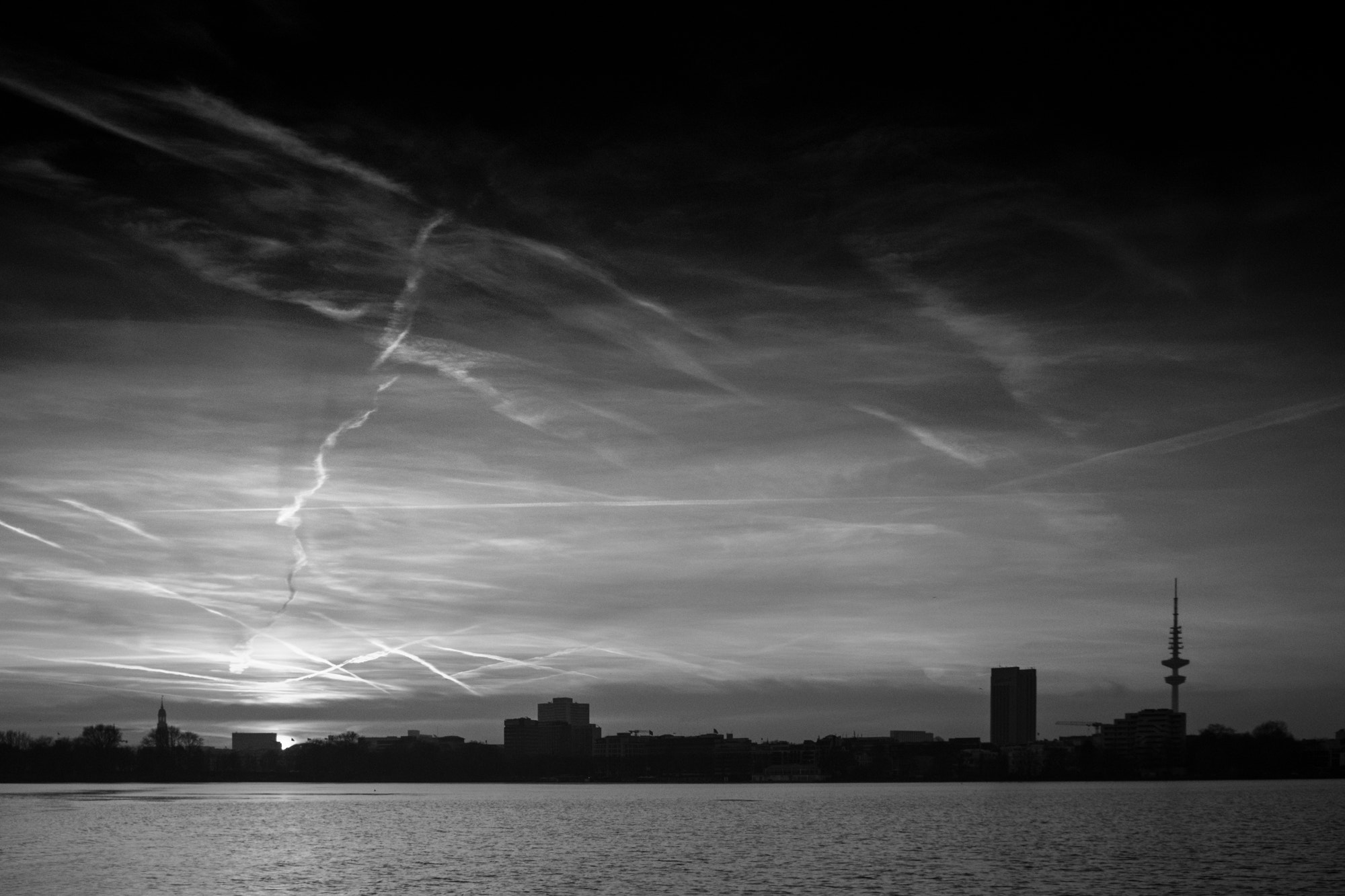 Nikon AF-S Nikkor 24-70mm F2.8G ED sample photo. Hamburg alster photography