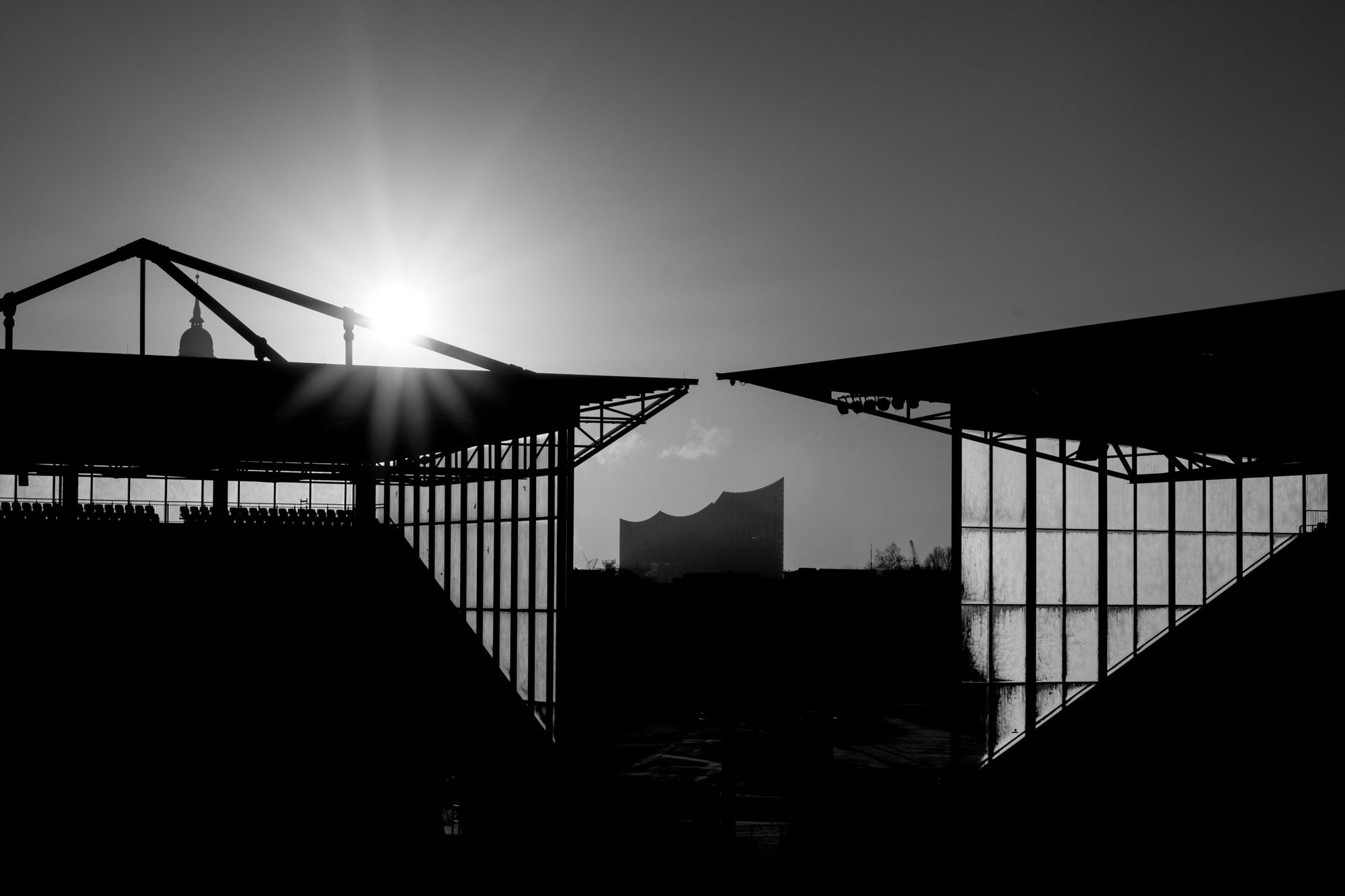 Nikon AF-S Nikkor 50mm F1.4G sample photo. Elbphilharmonie photography