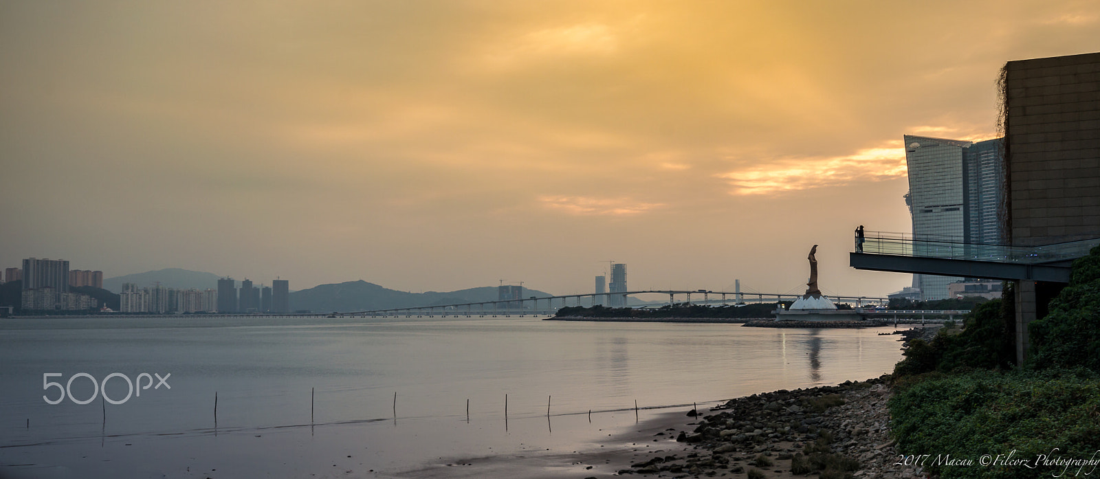 Sigma 10-20mm F4-5.6 EX DC HSM sample photo. Face to face . . . photography