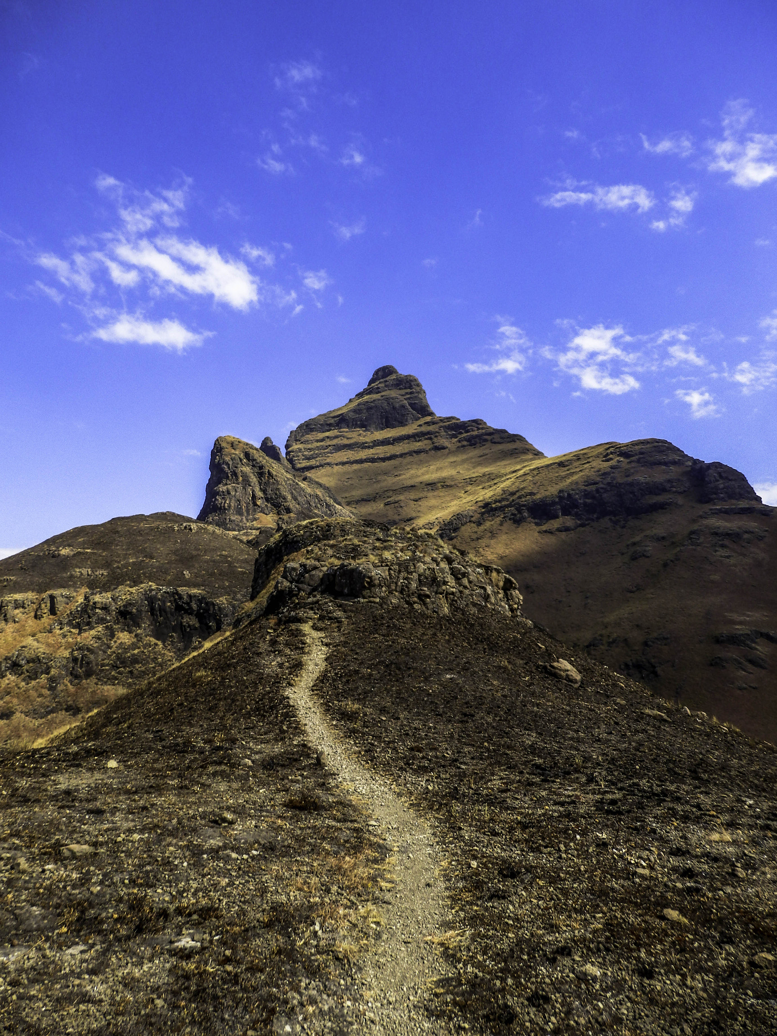 Olympus SZ-31MR sample photo. Cathedral peak: south africa photography