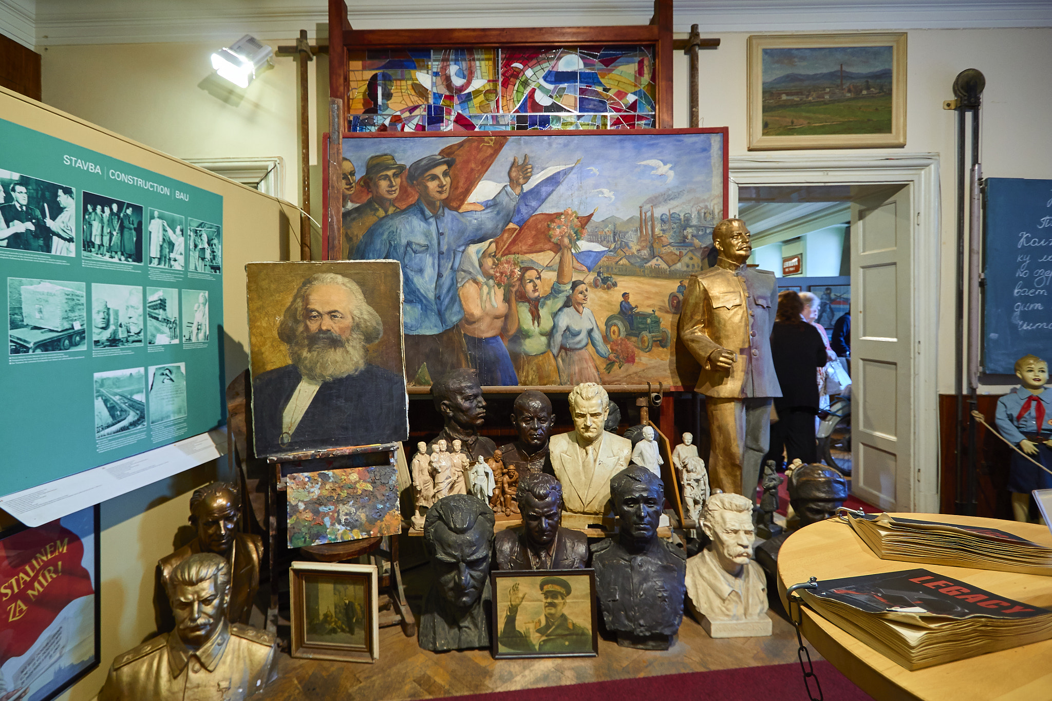 Canon EF-S 10-22mm F3.5-4.5 USM sample photo. Muzeum komunismu praha photography