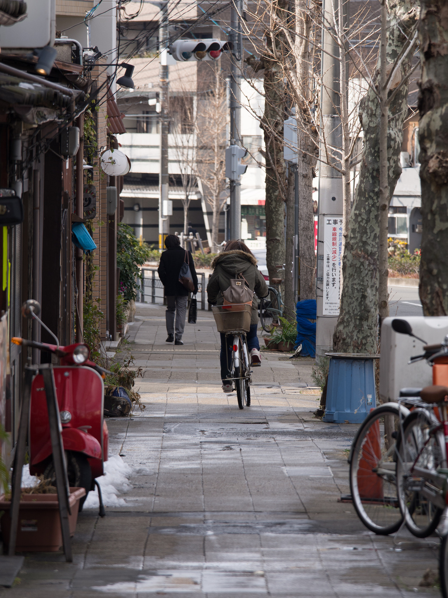 Olympus OM-D E-M5 + Olympus M.Zuiko Digital ED 40-150mm F2.8 Pro sample photo. Ordinary street of kyoto, japan photography