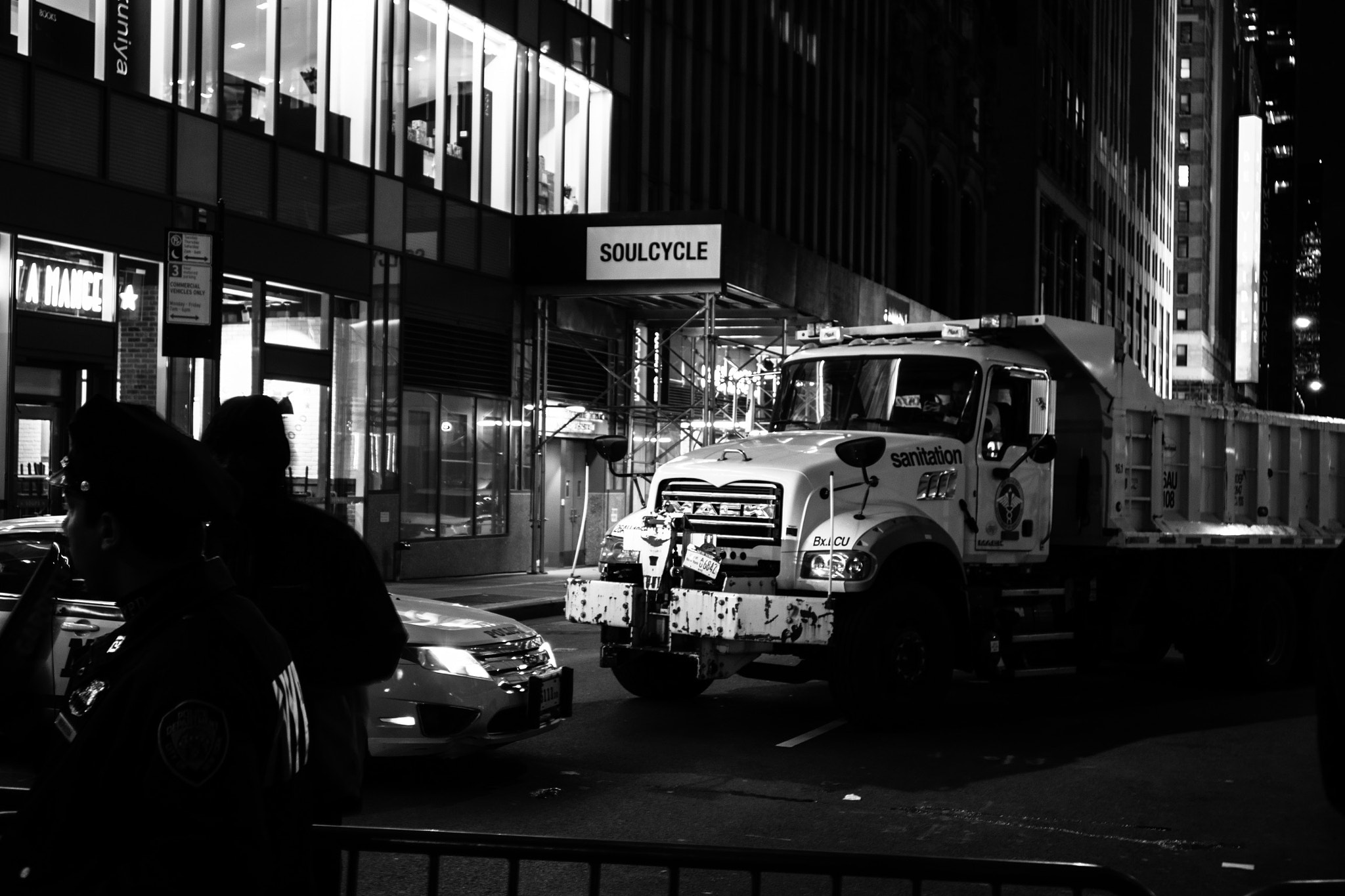 Canon EOS M5 + Canon EF-M 15-45mm F3.5-6.3 IS STM sample photo. New year's eve in new york photography