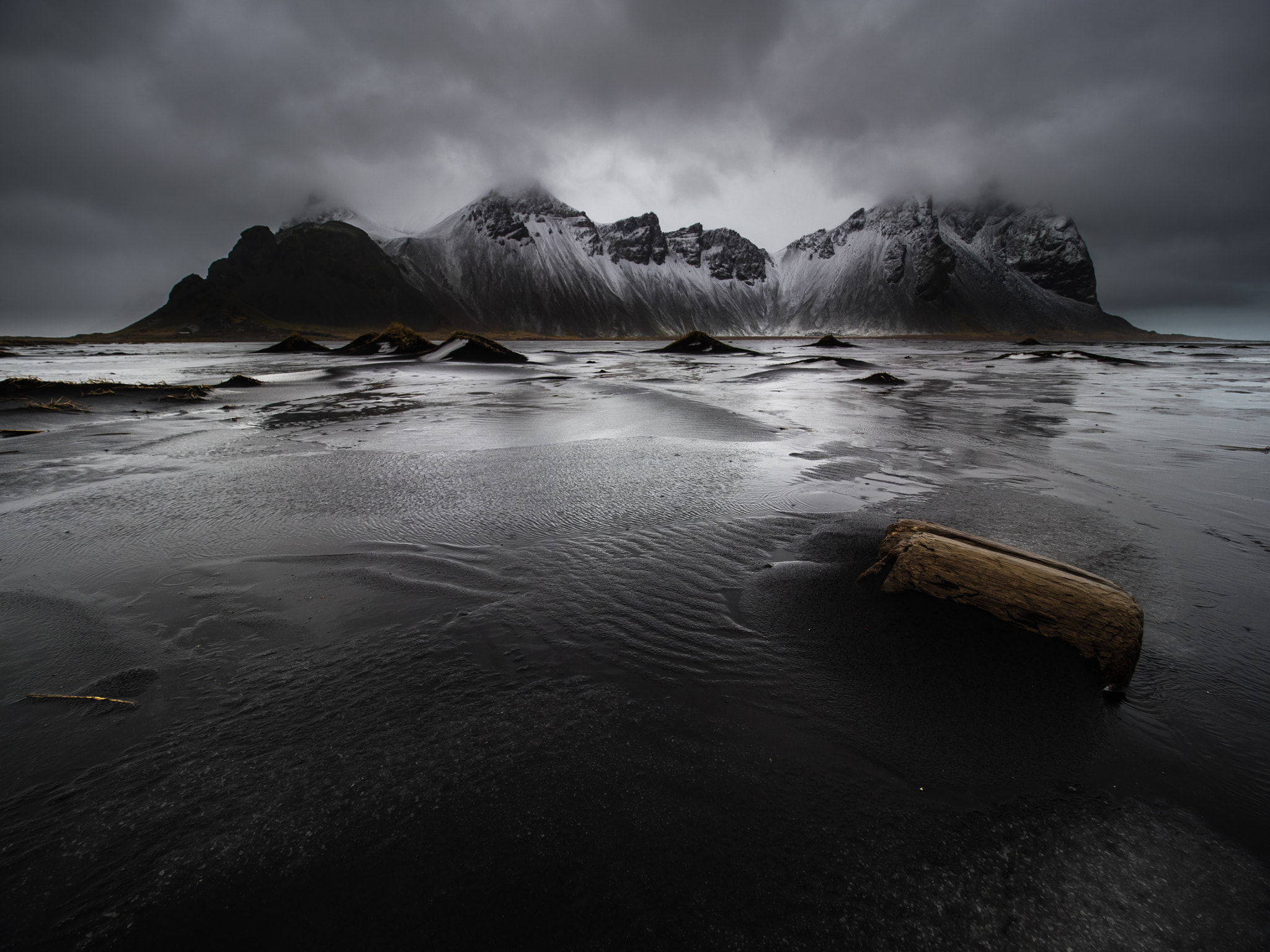 Olympus OM-D E-M1 + Olympus M.Zuiko Digital ED 7-14mm F2.8 PRO sample photo. Vestrahorn photography