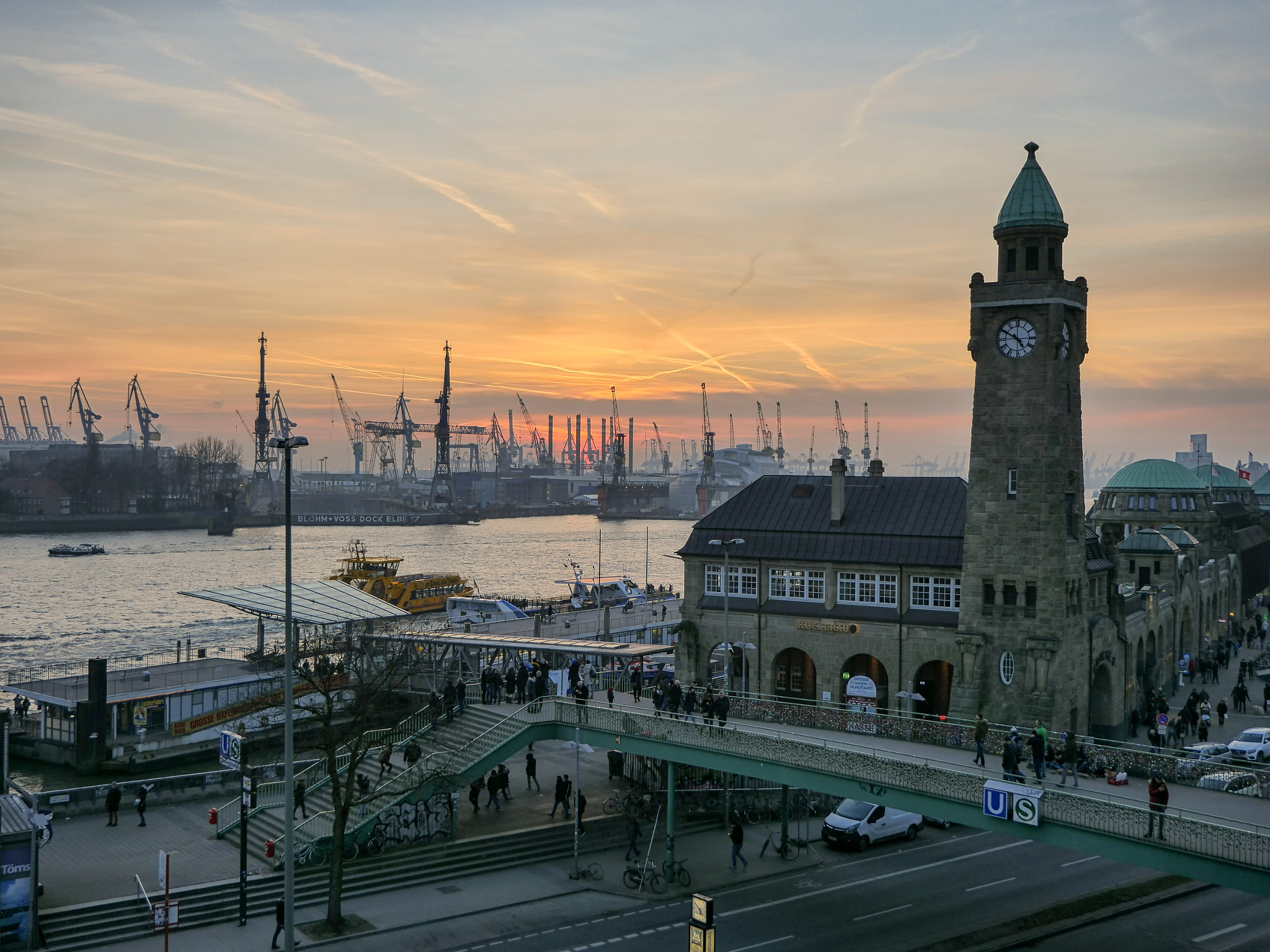 LUMIX G VARIO 12-60/F3.5-5.6 sample photo. Hamburg landungsbrücken  photography