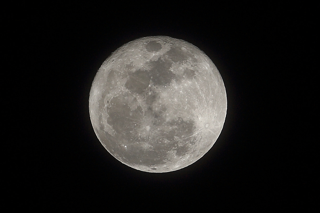 Canon EF 70-200mm F2.8L IS II USM sample photo. Moon photography