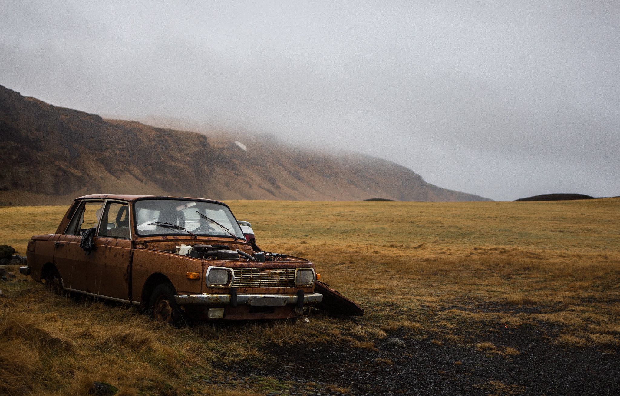 Canon EF 35mm F2 IS USM sample photo. Wreck car photography