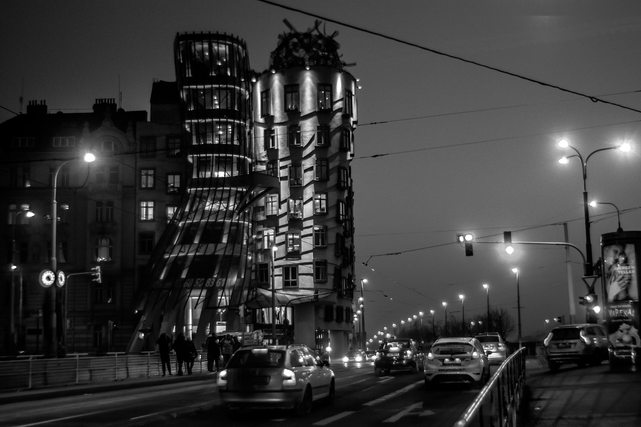 Canon EOS 500D (EOS Rebel T1i / EOS Kiss X3) sample photo. Dancing house photography