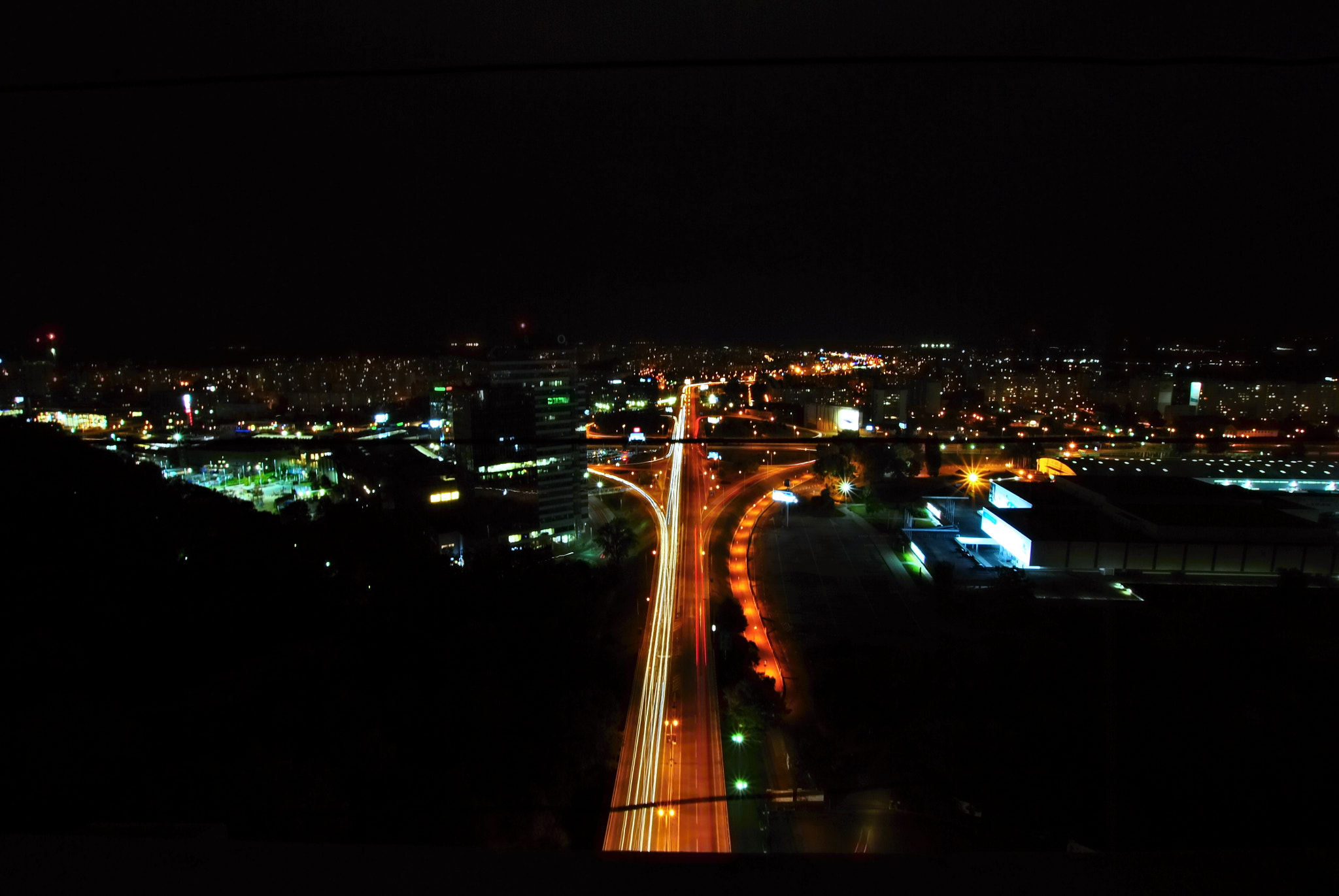 Nikon D3000 + Sigma 10-20mm F3.5 EX DC HSM sample photo. City lights photography